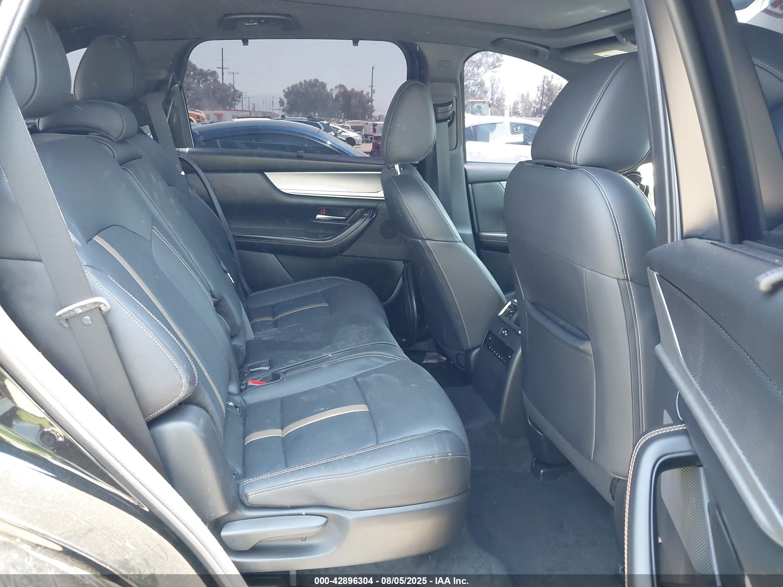 MAZDA CX-70 image 8