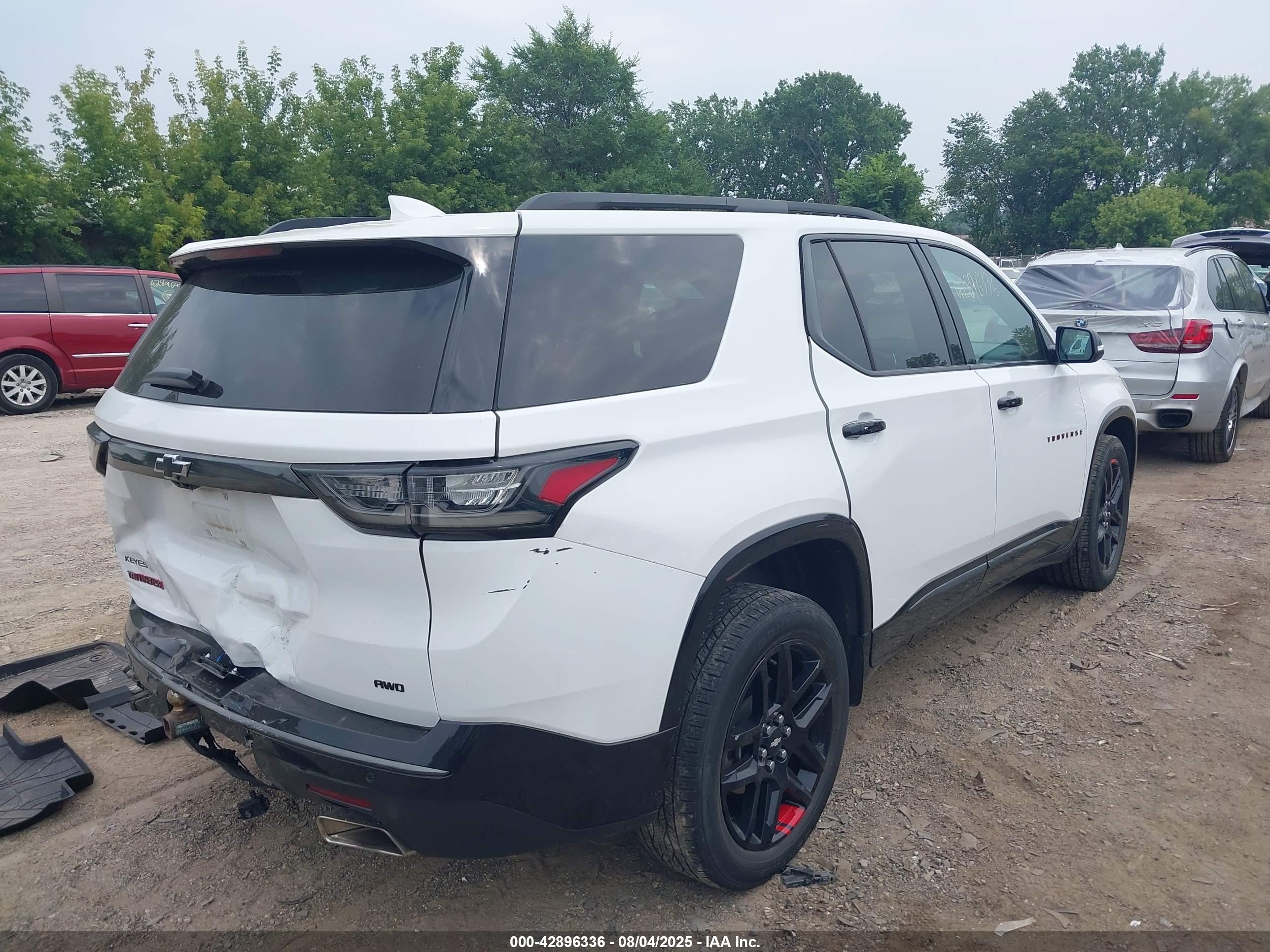 CHEVROLET TRAVERSE image 4