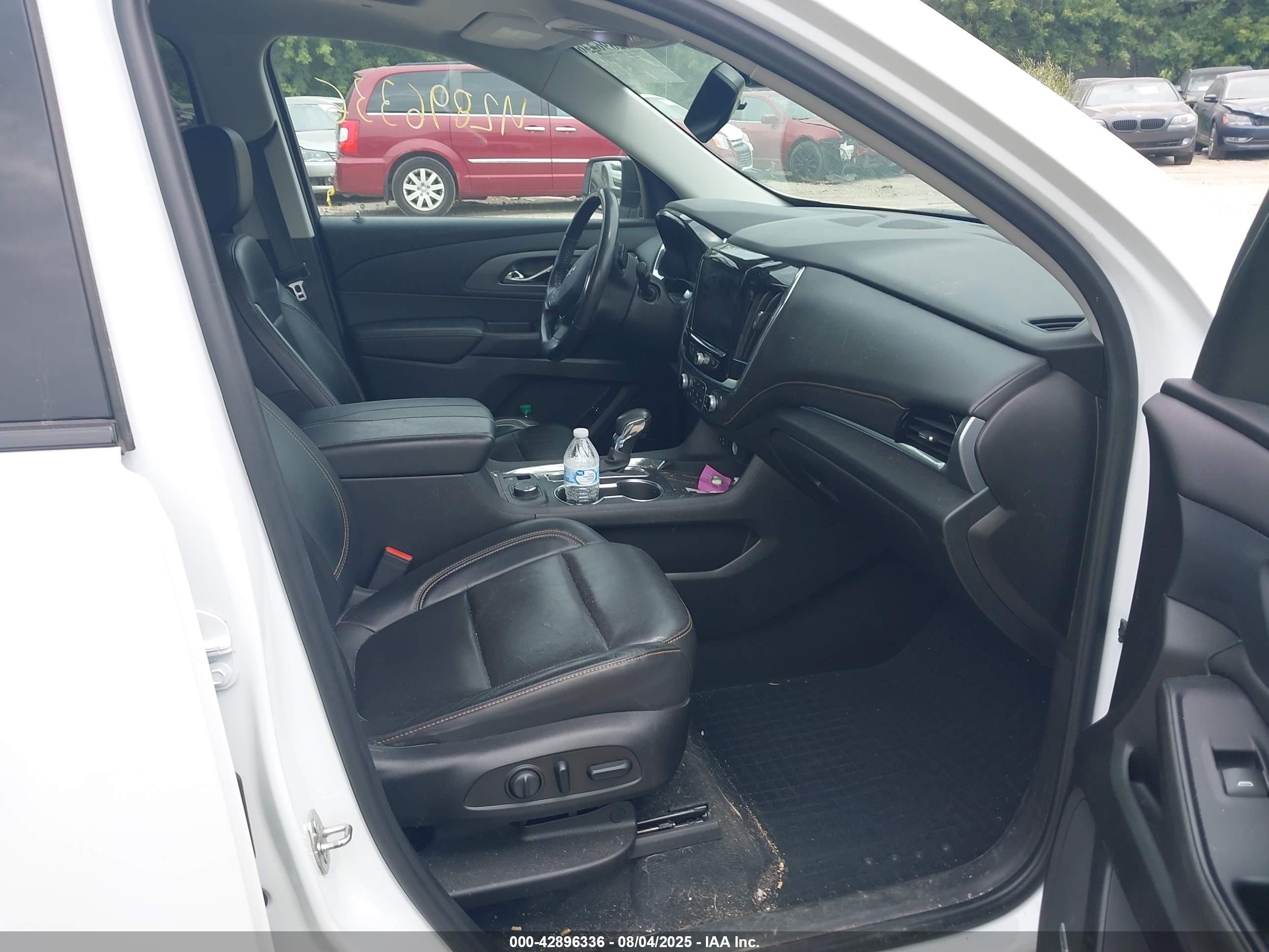 CHEVROLET TRAVERSE image 5
