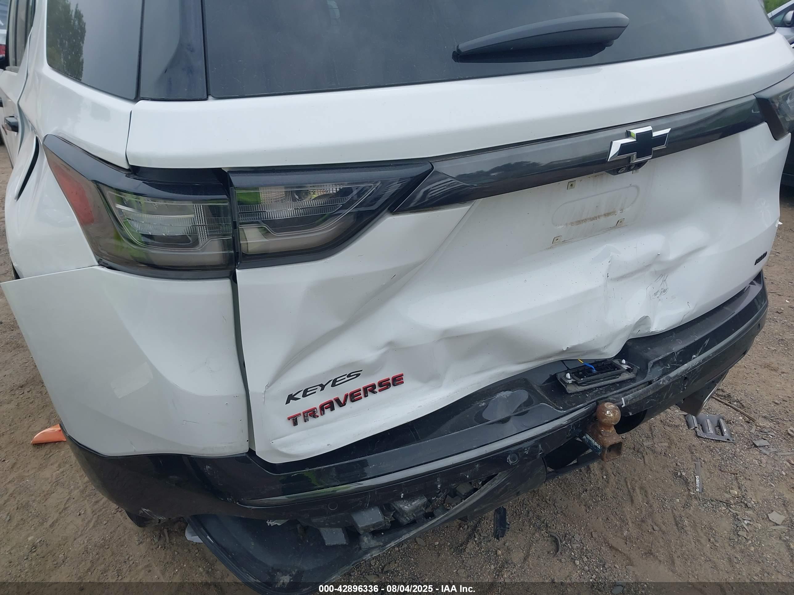 CHEVROLET TRAVERSE image 6
