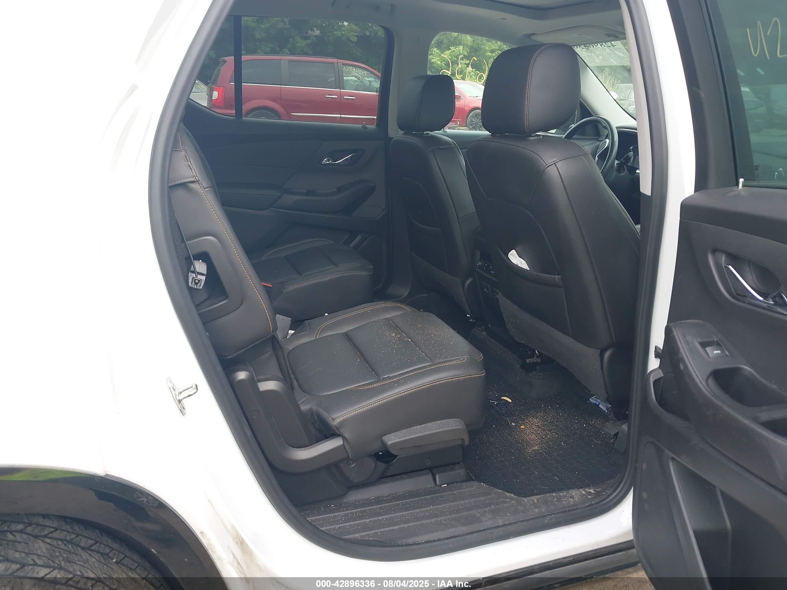 CHEVROLET TRAVERSE image 8