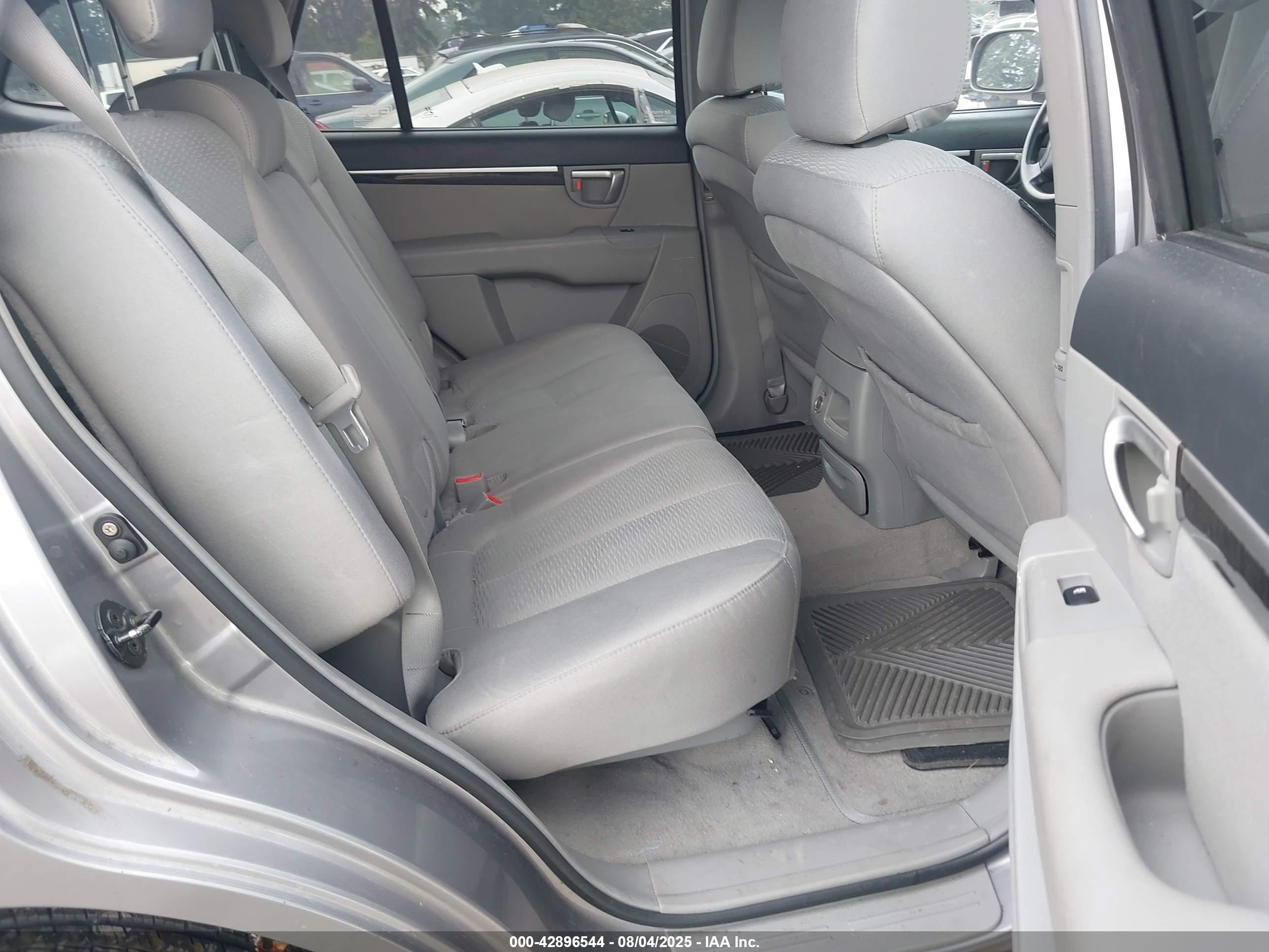 HYUNDAI SANTA image 8