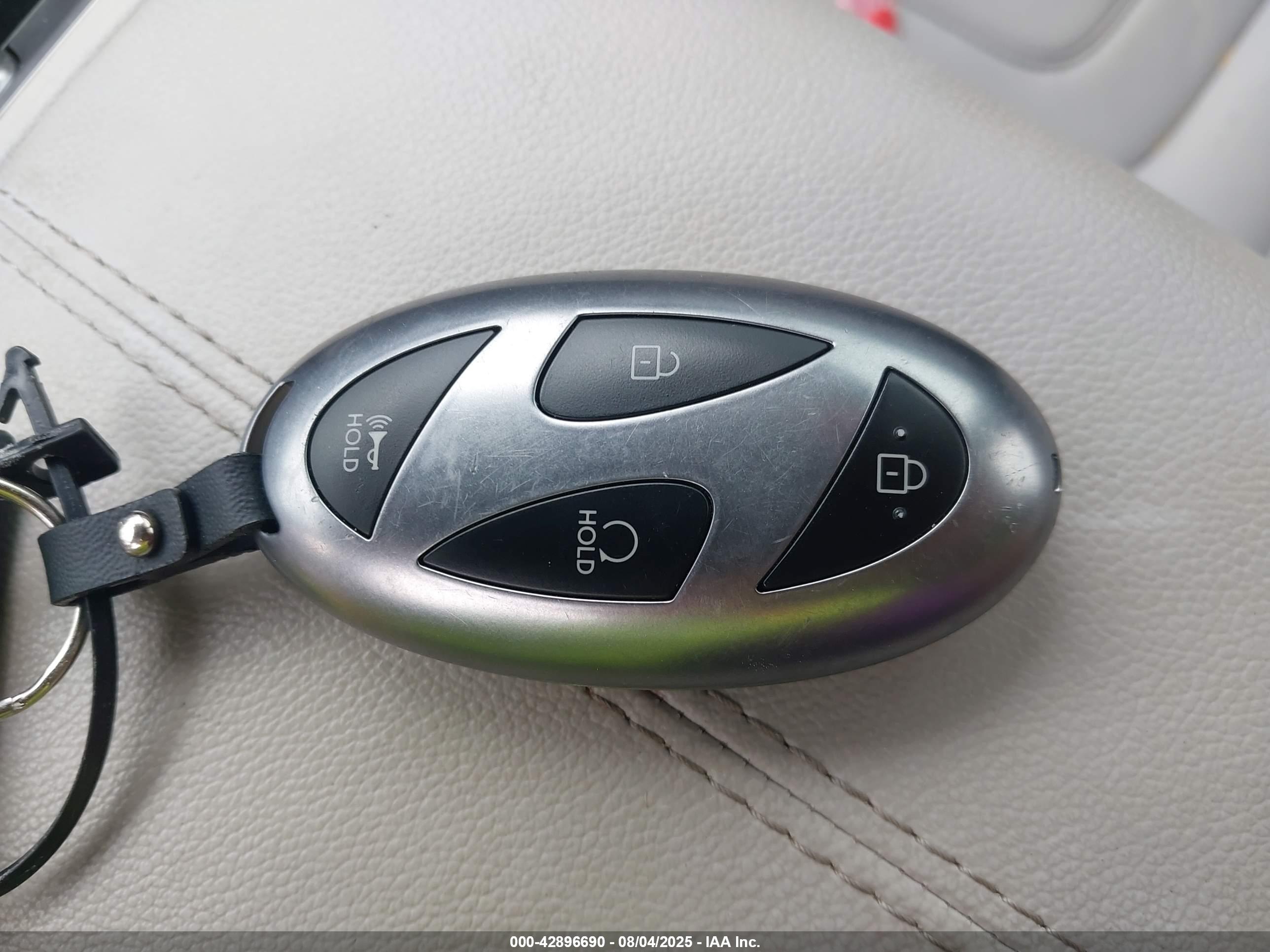 HYUNDAI TUCSON image 11