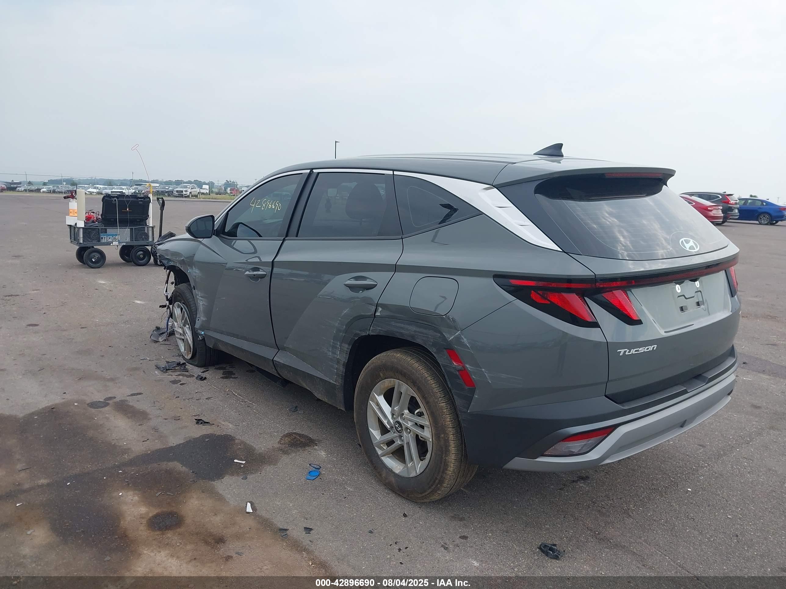 HYUNDAI TUCSON image 3