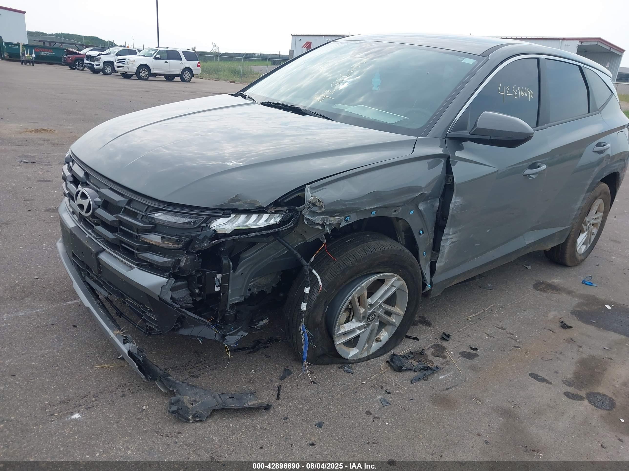 HYUNDAI TUCSON image 6