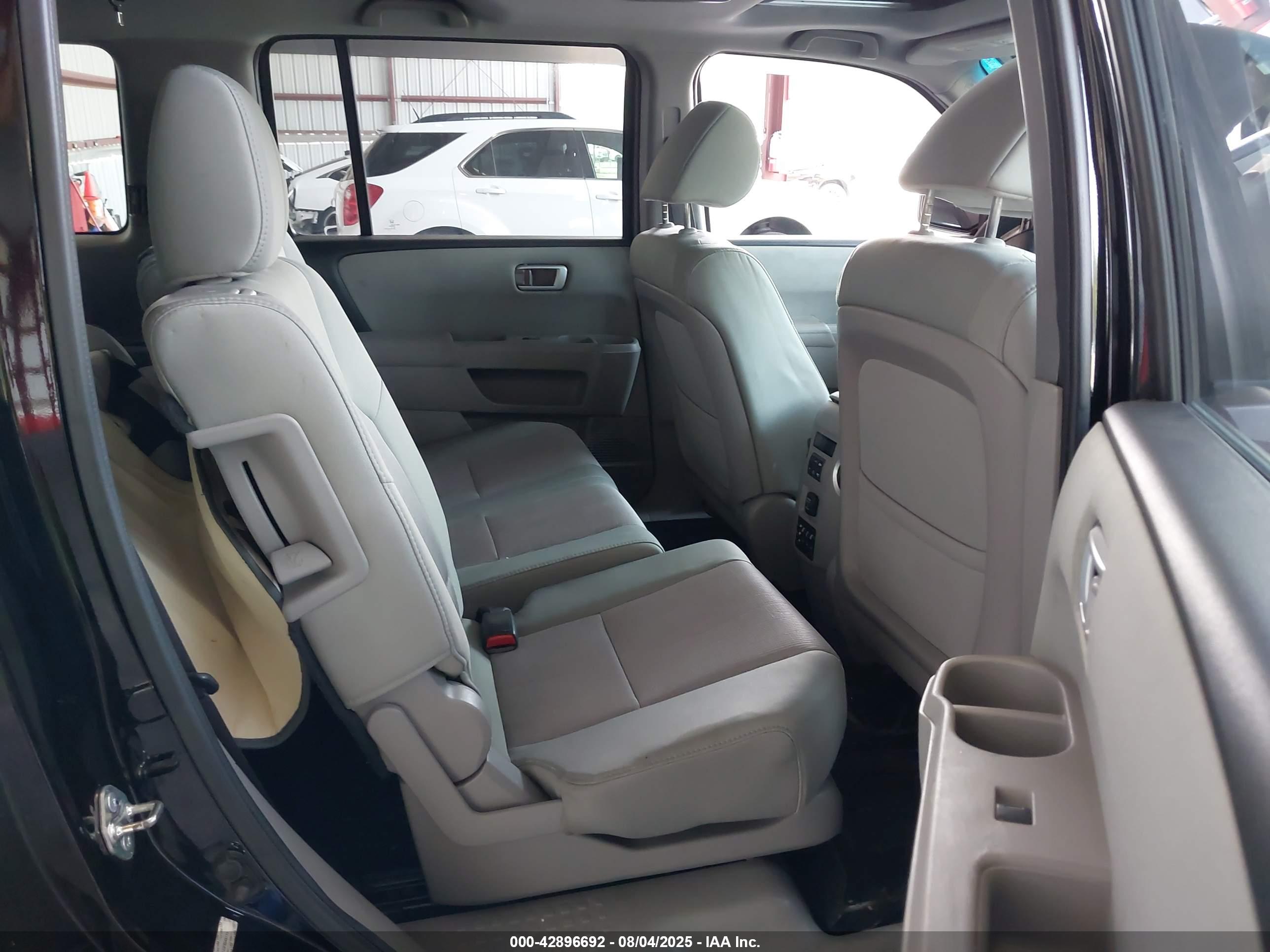 HONDA PILOT image 8