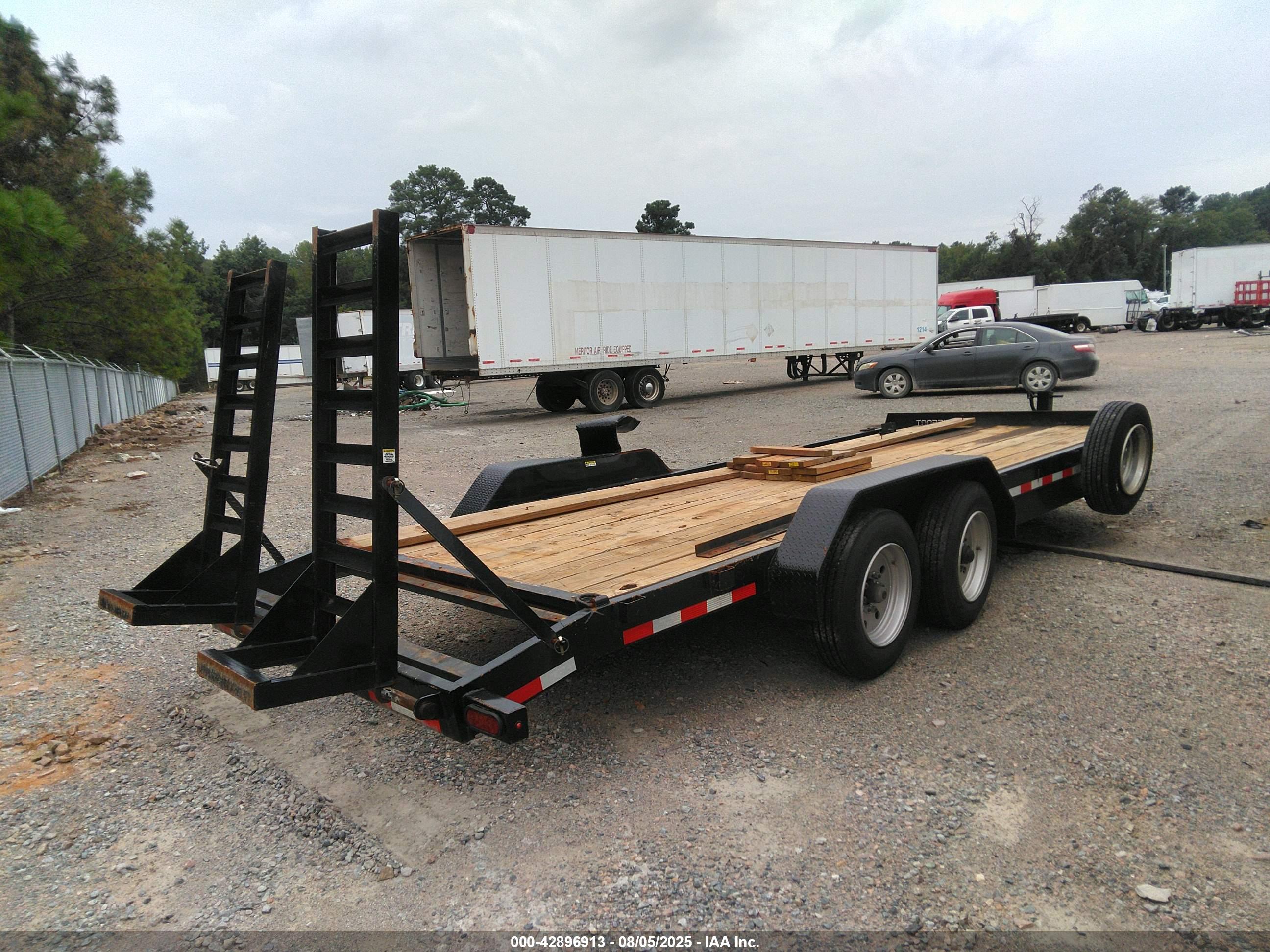 BIGFOOT 26' image 4