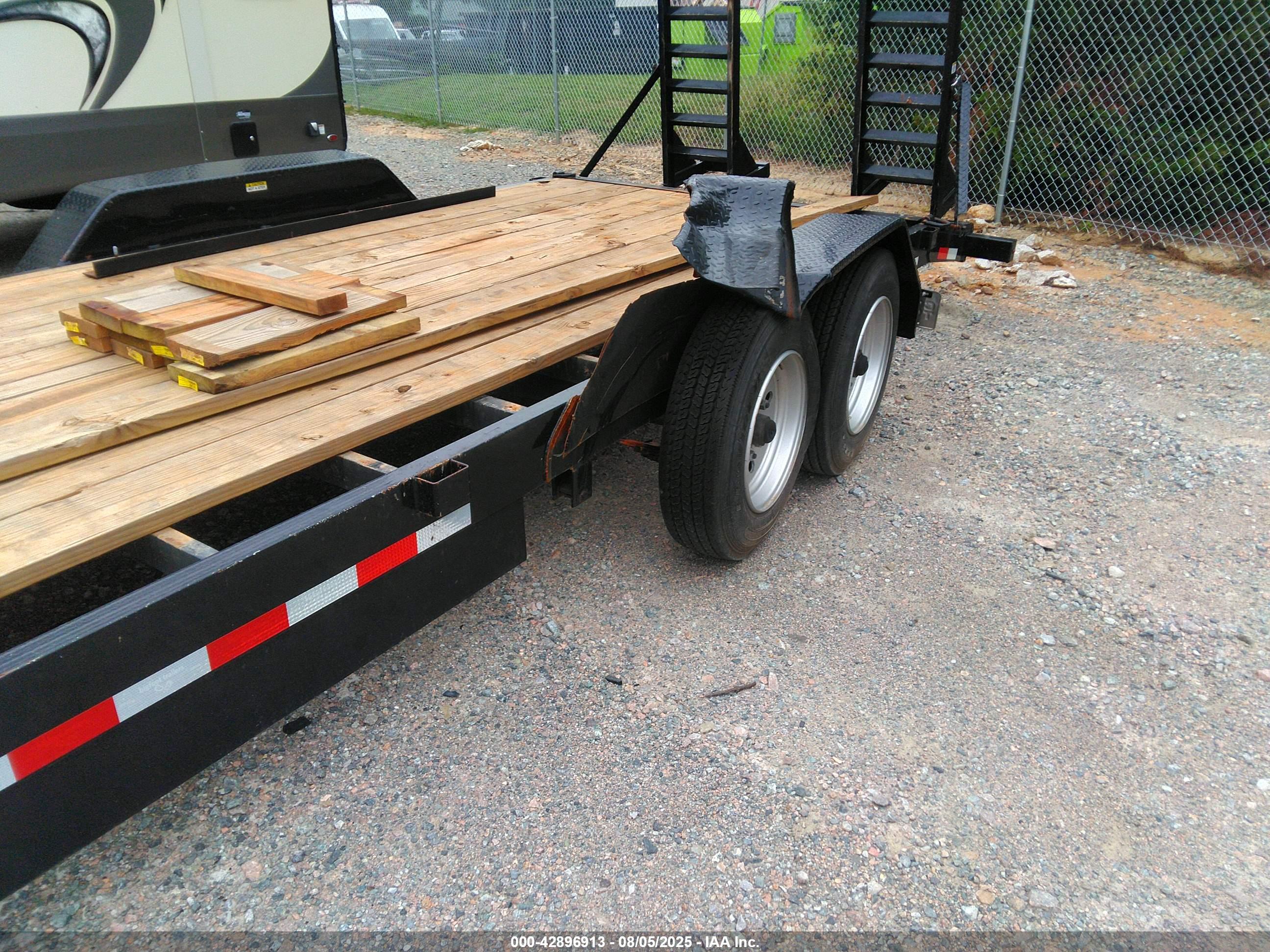 BIGFOOT 26' image 6