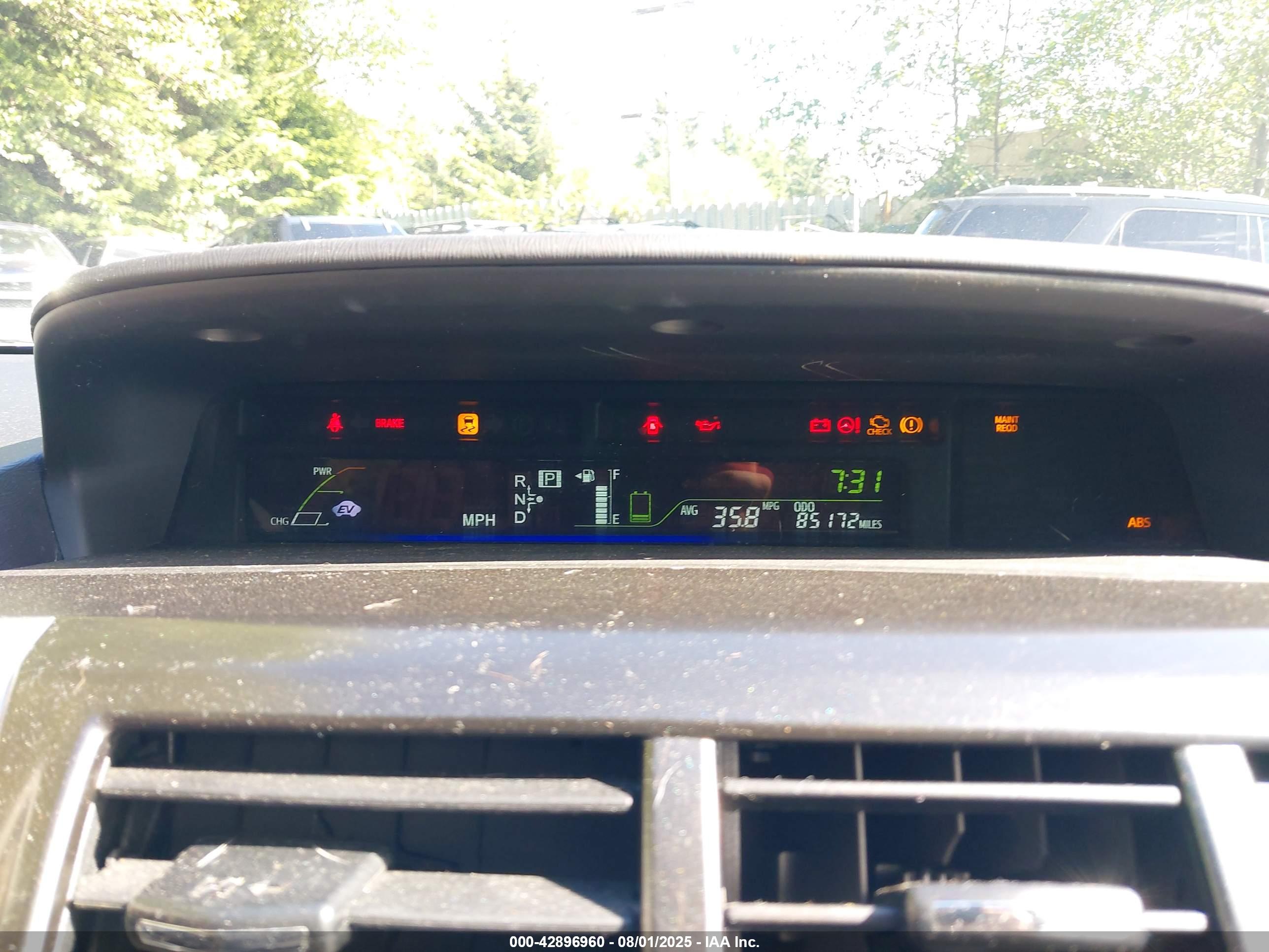 TOYOTA PRIUS image 7