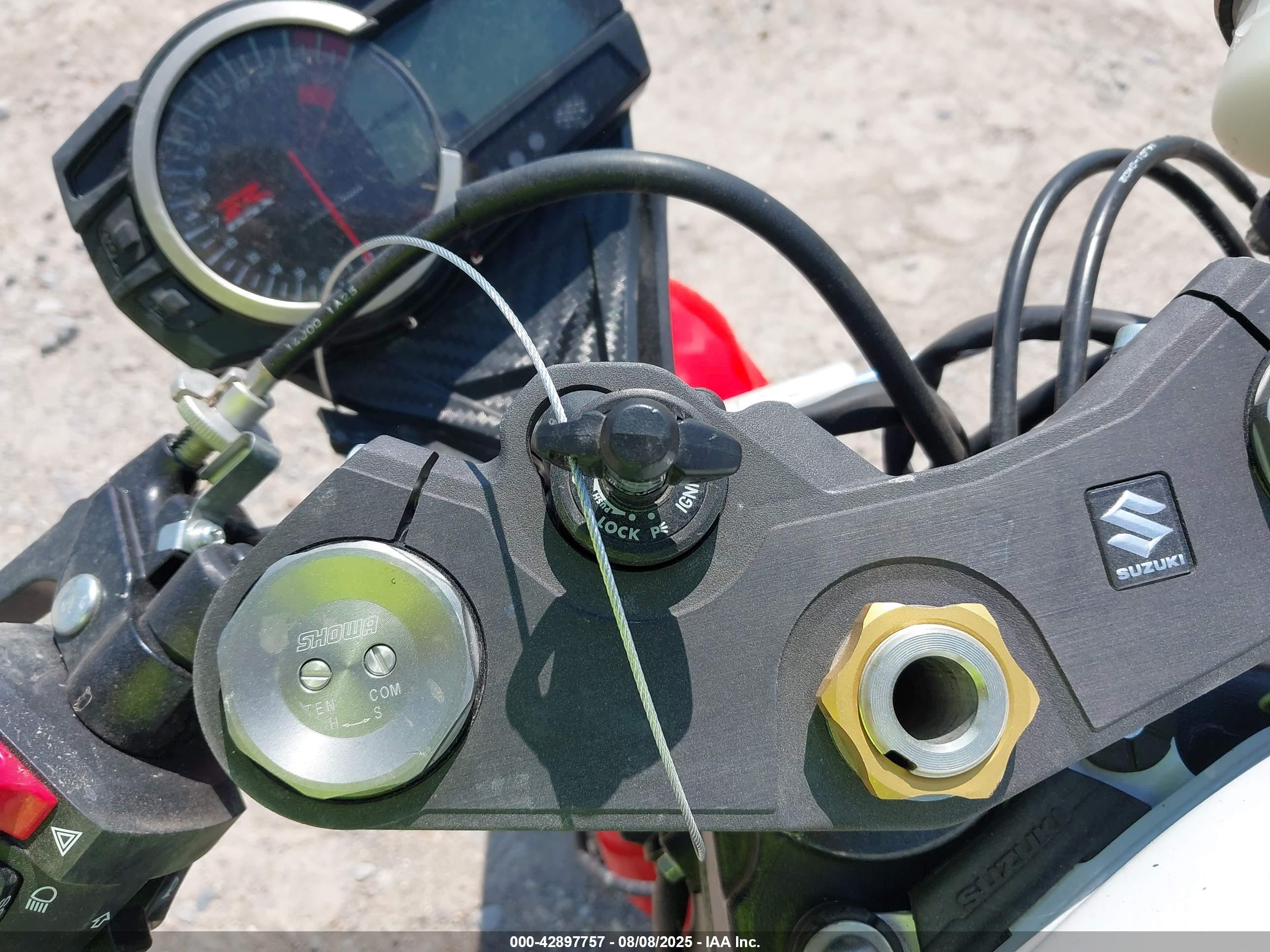 SUZUKI GSX-R600 image 11