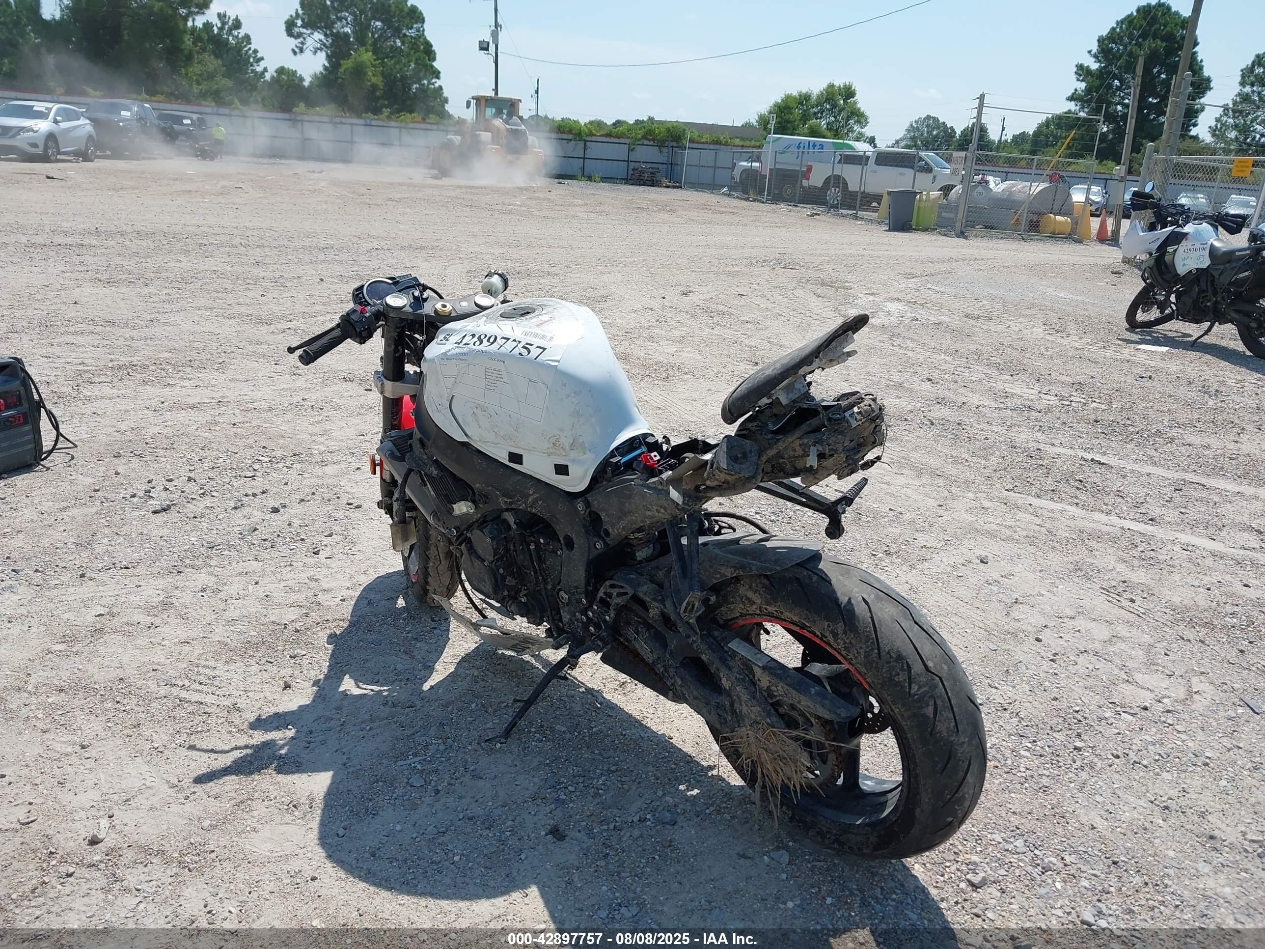 SUZUKI GSX-R600 image 3