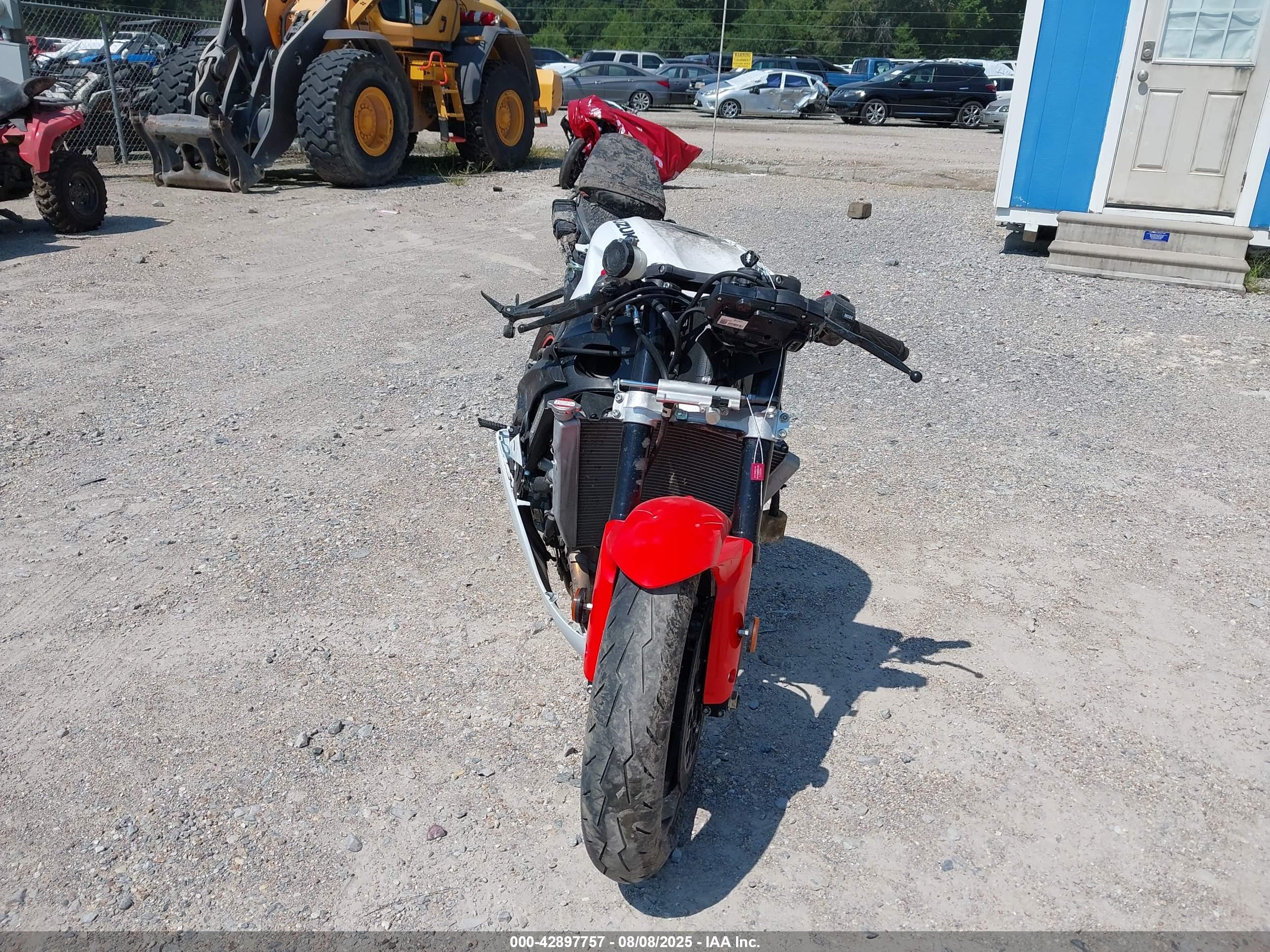 SUZUKI GSX-R600 image 5