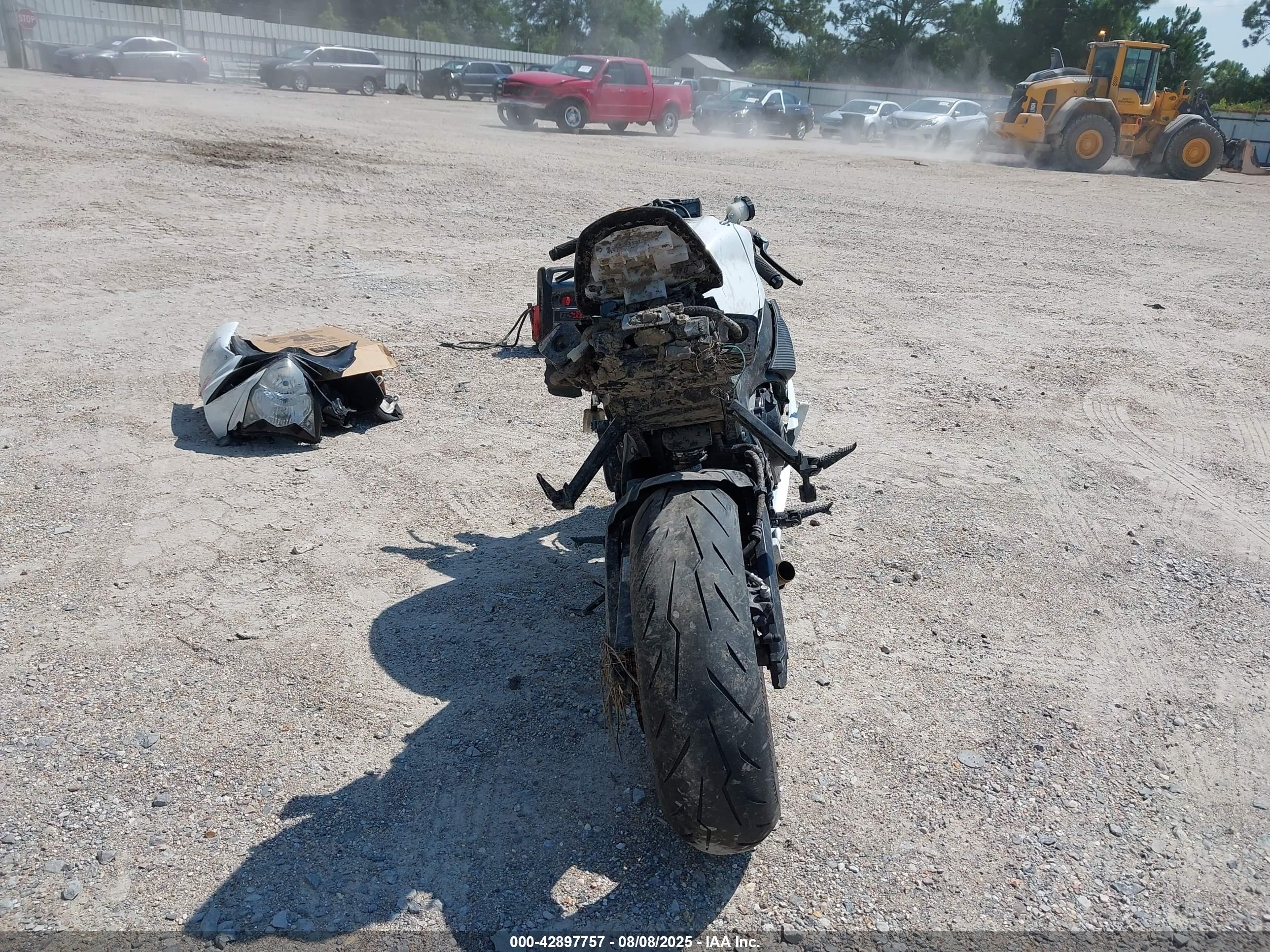 SUZUKI GSX-R600 image 6