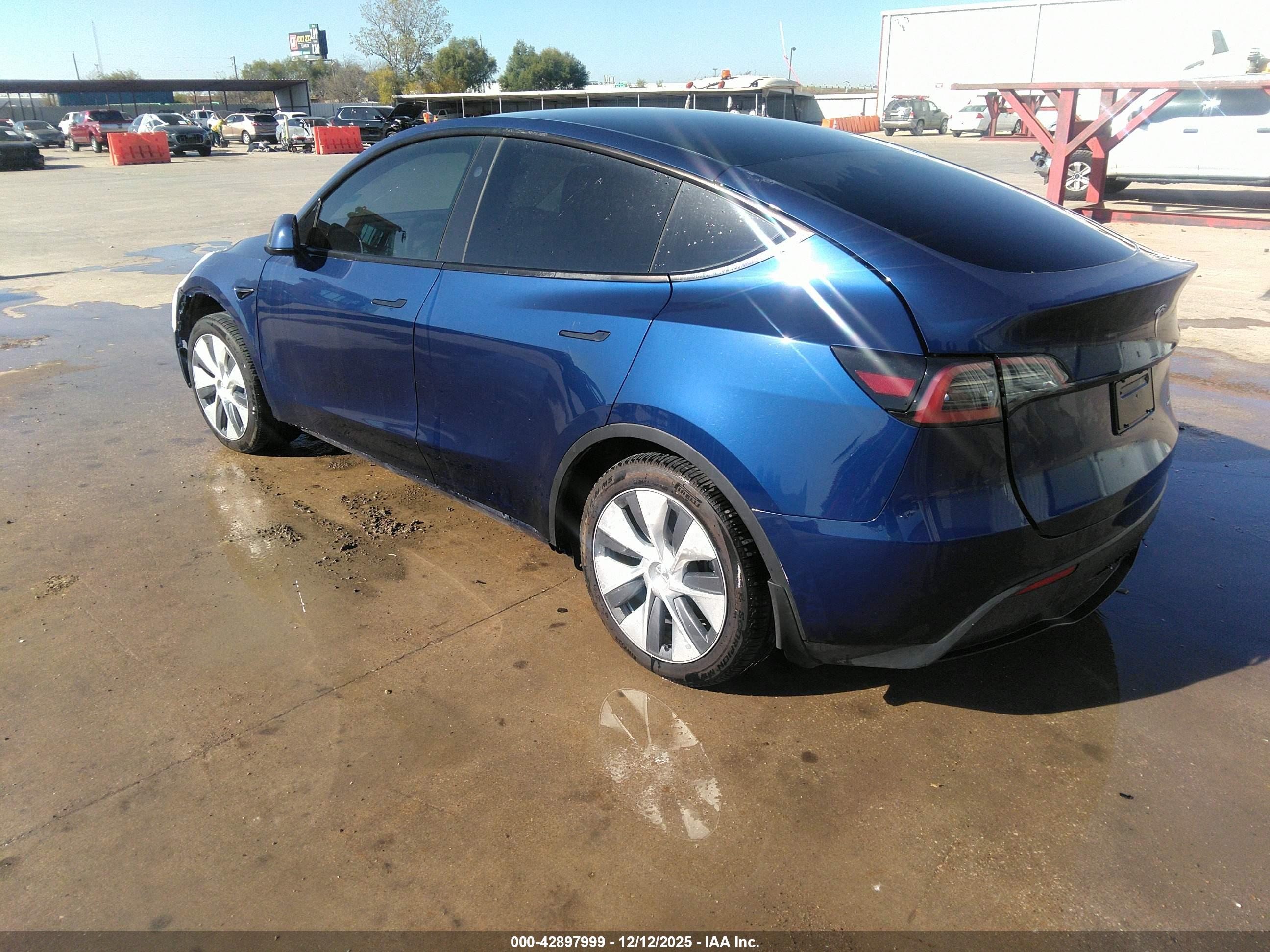 TESLA MODEL image 3