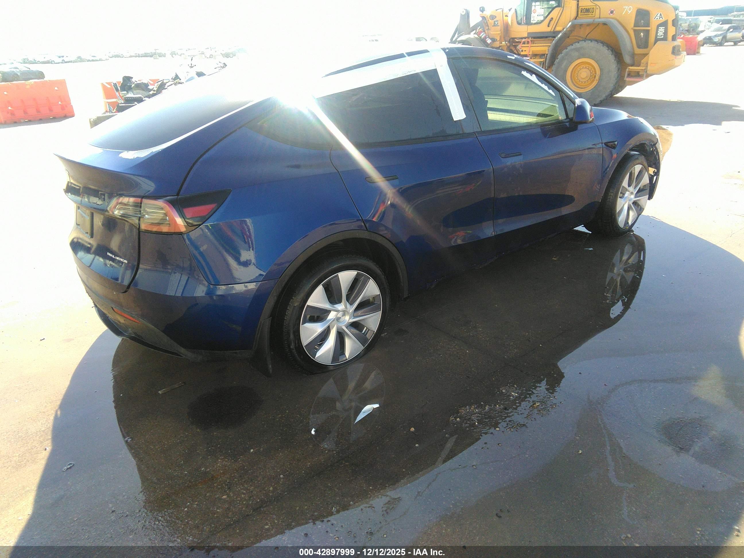 TESLA MODEL image 4