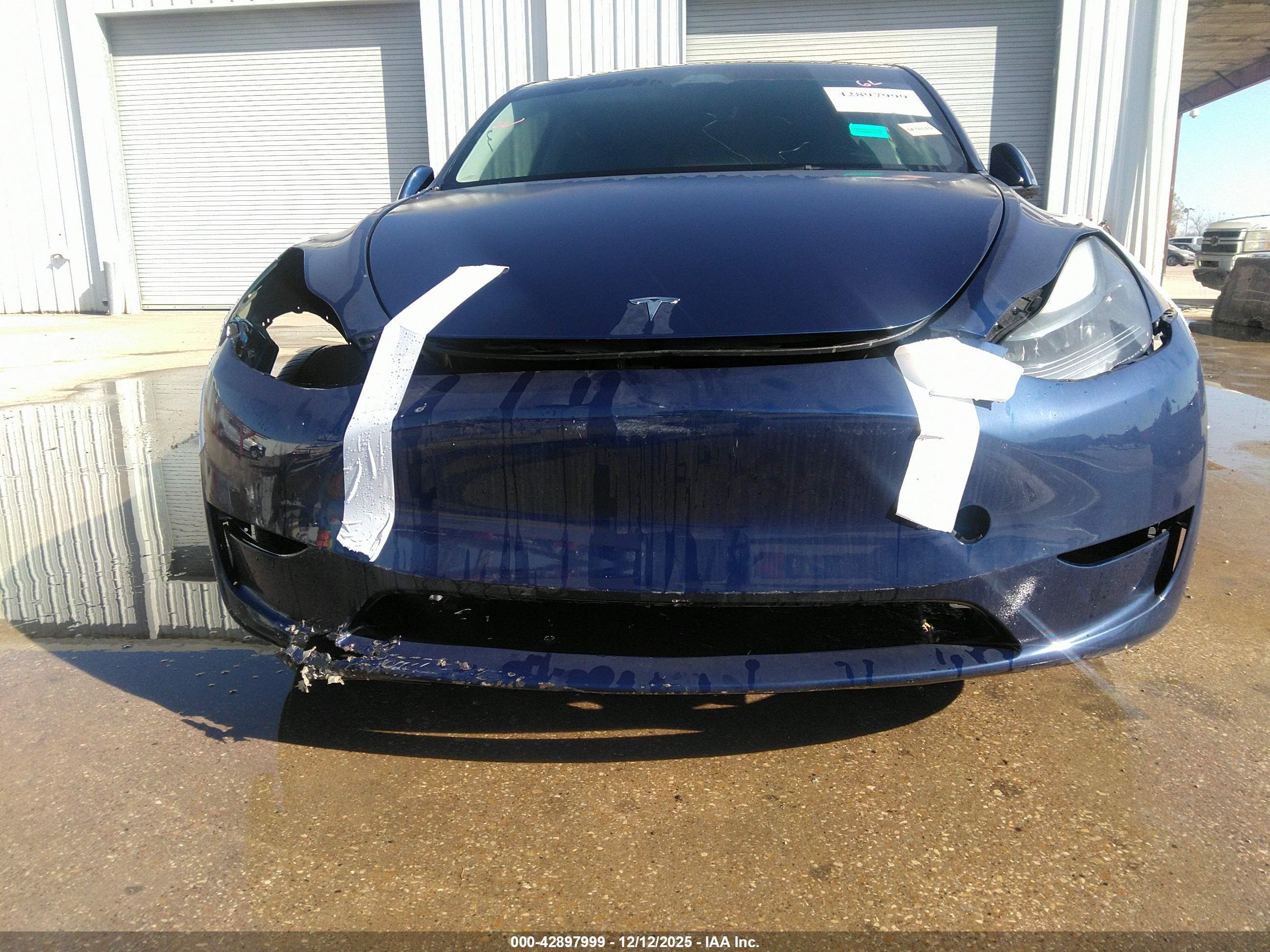 TESLA MODEL image 6