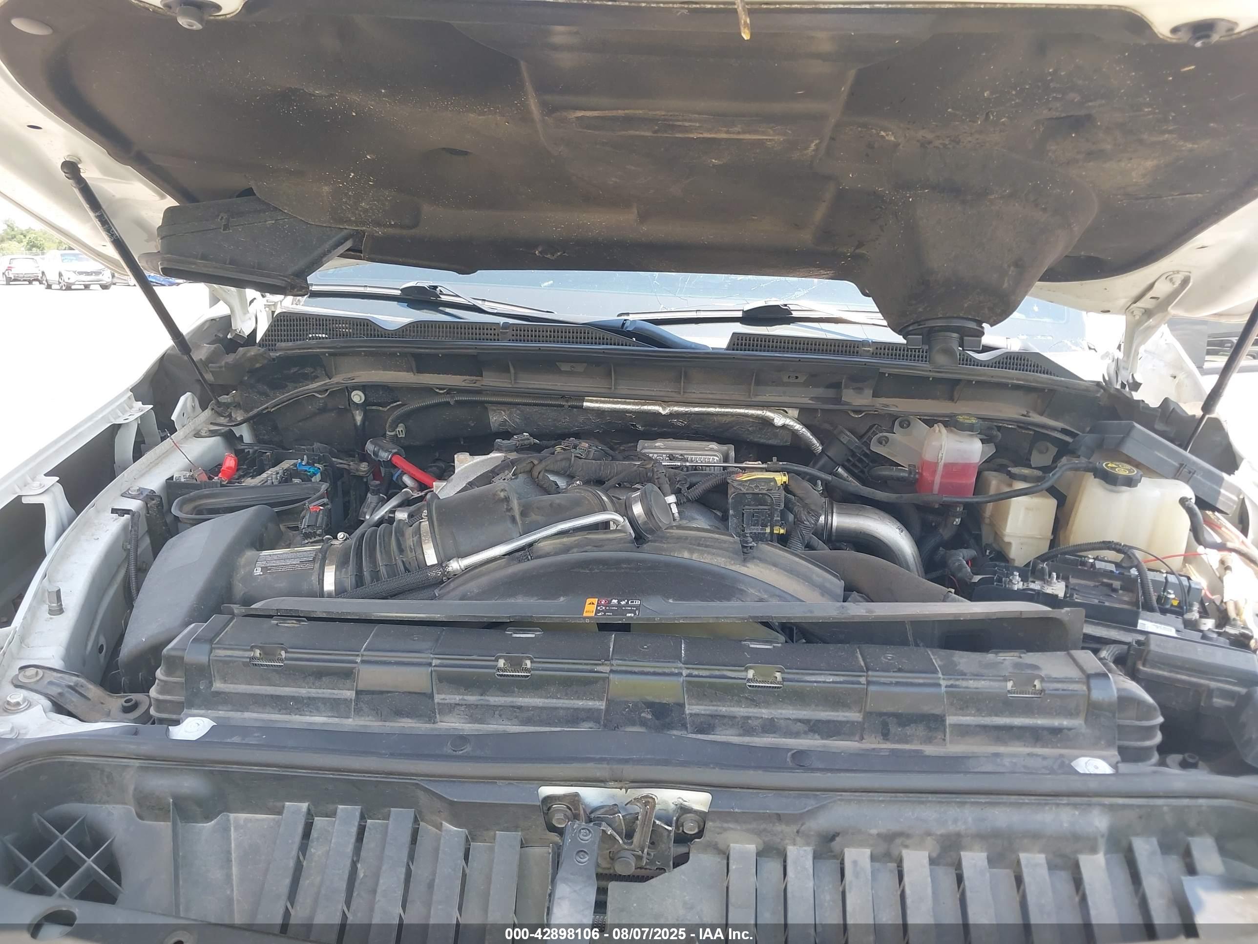 GMC SIERRA image 10
