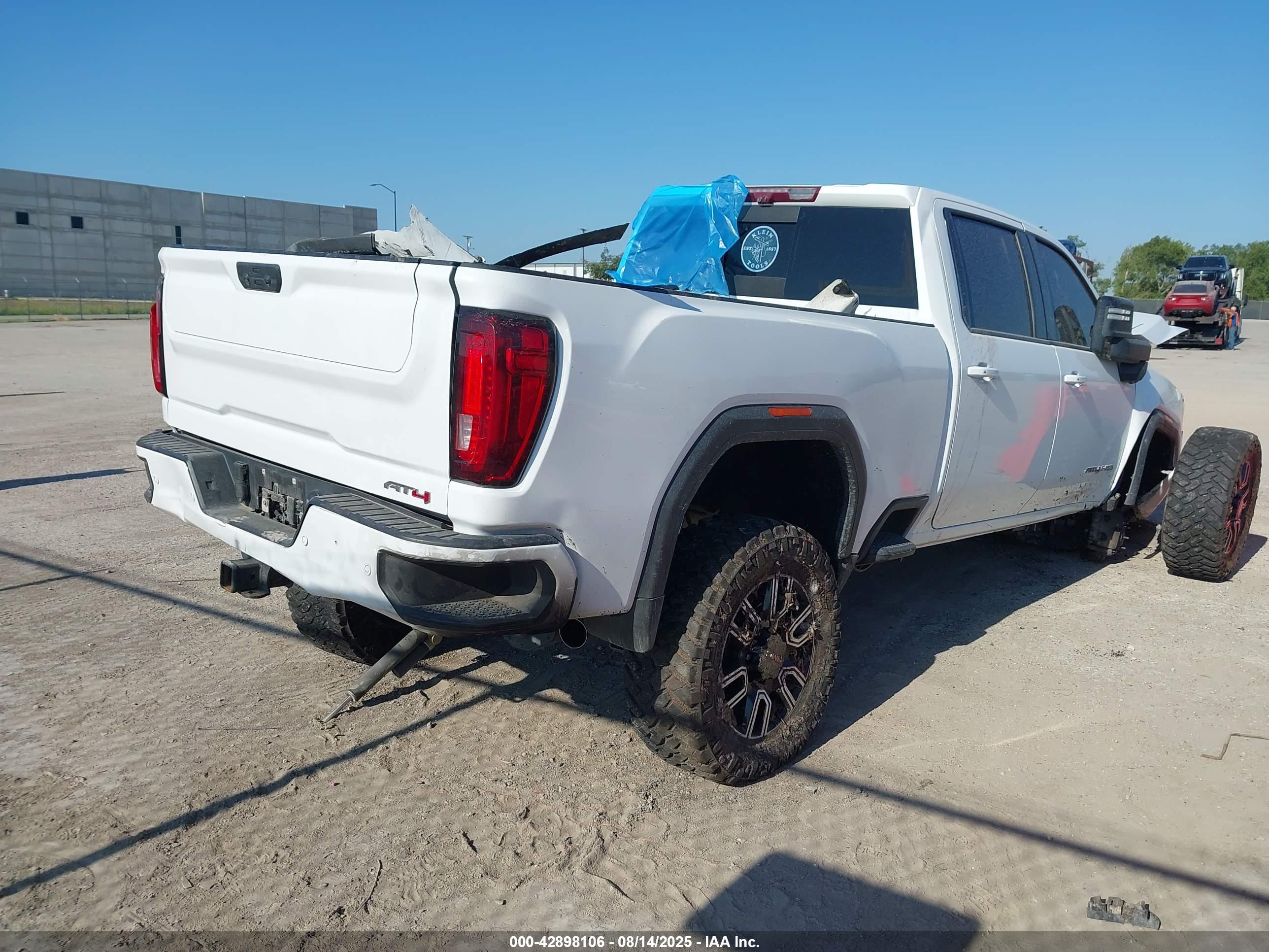 GMC SIERRA image 4