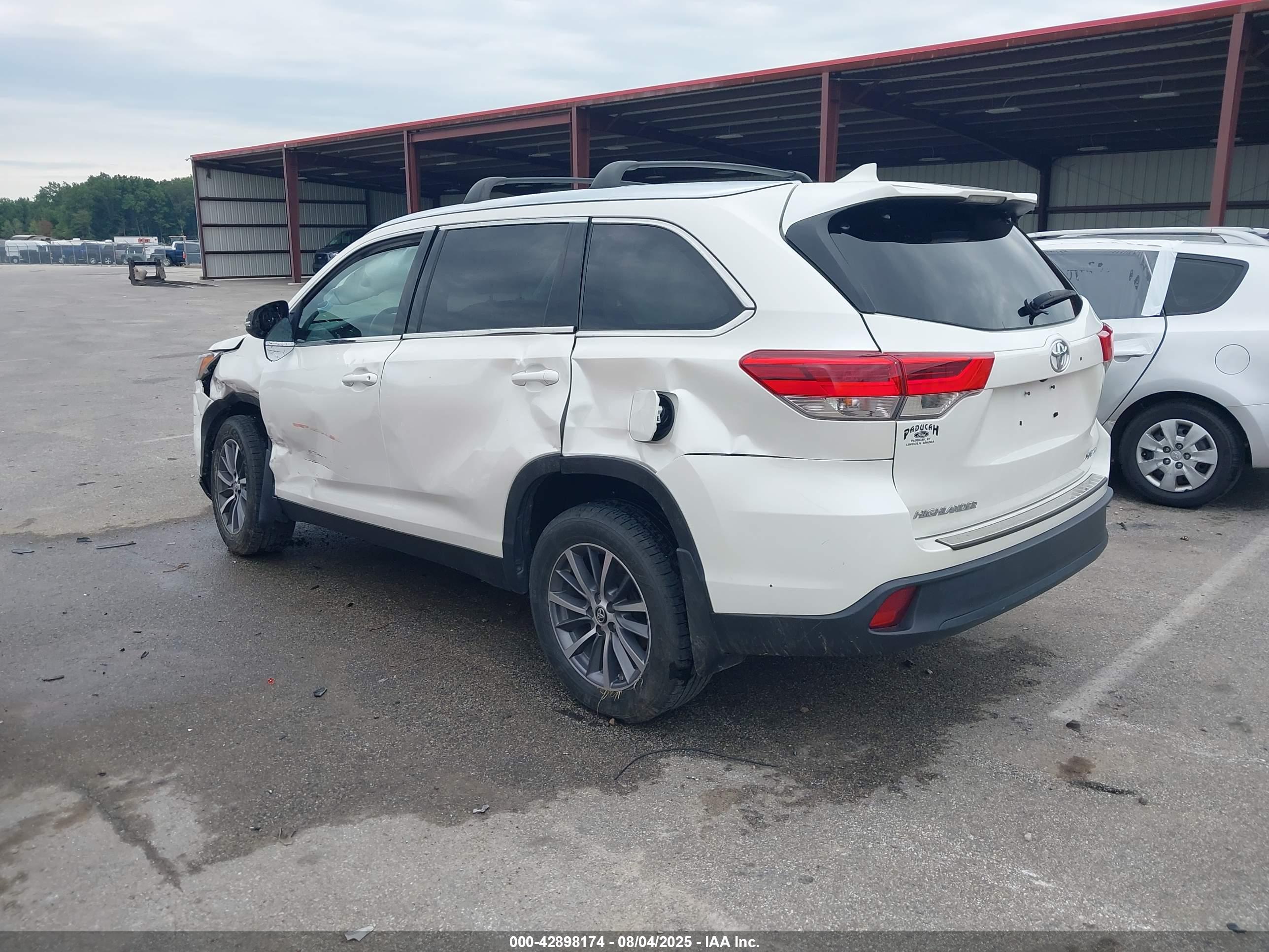 TOYOTA HIGHLANDER image 3
