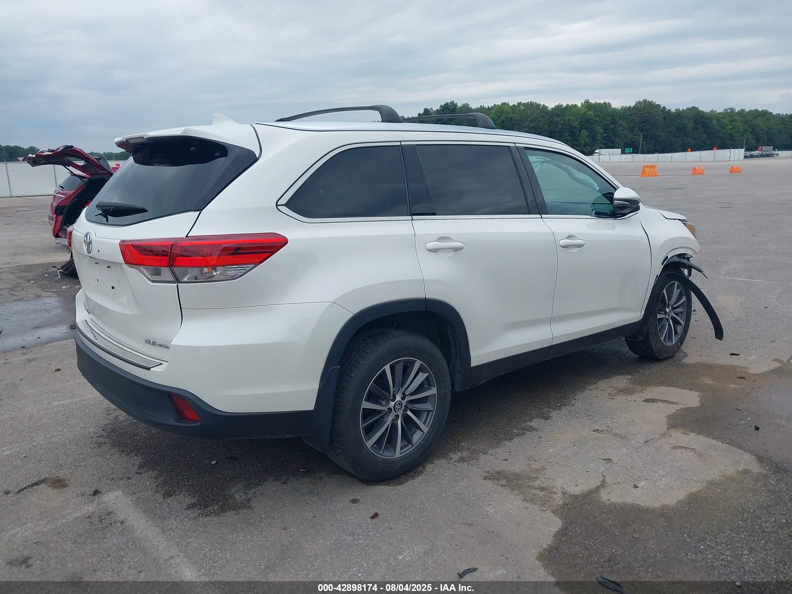 TOYOTA HIGHLANDER image 4
