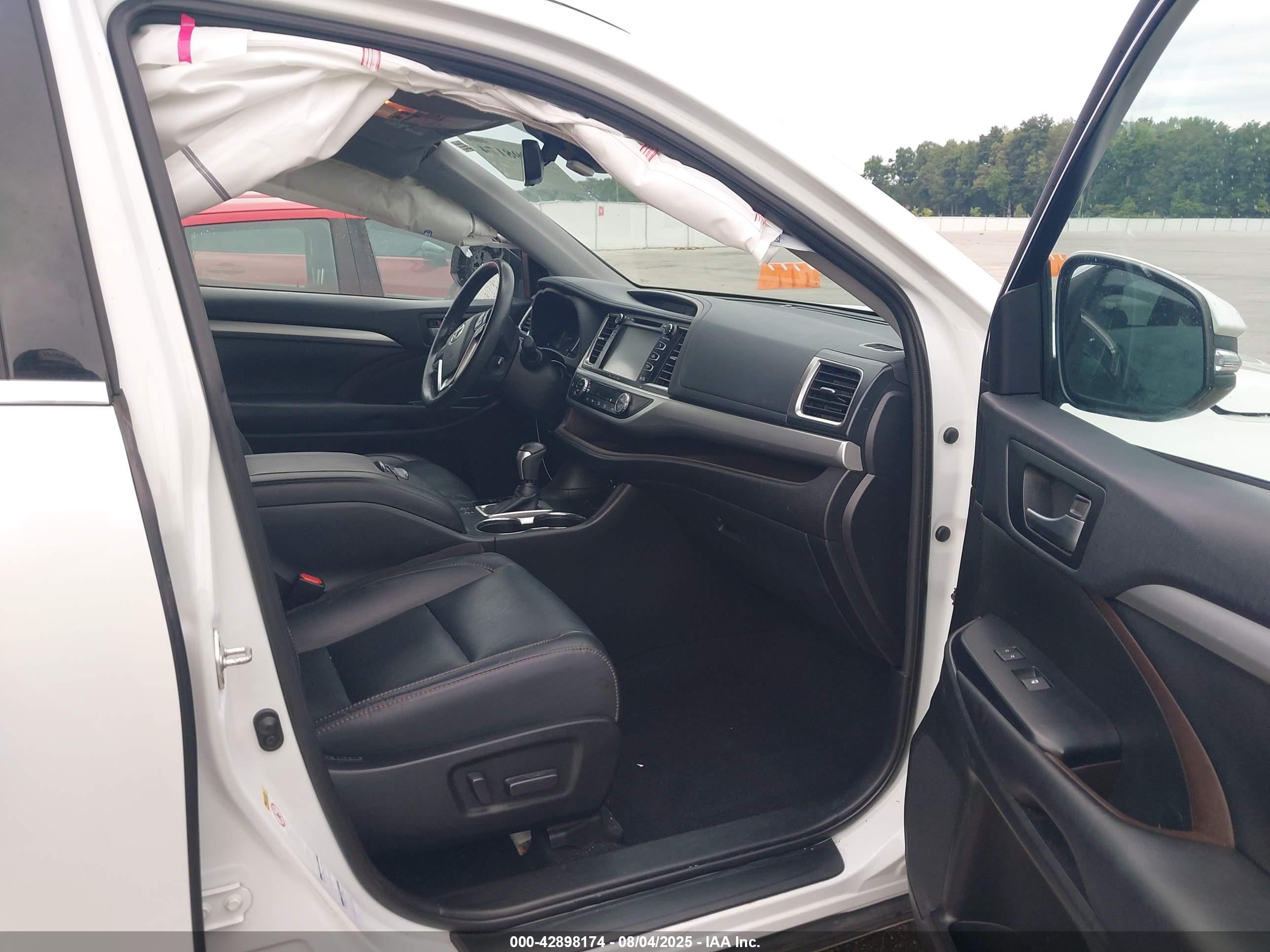 TOYOTA HIGHLANDER image 5
