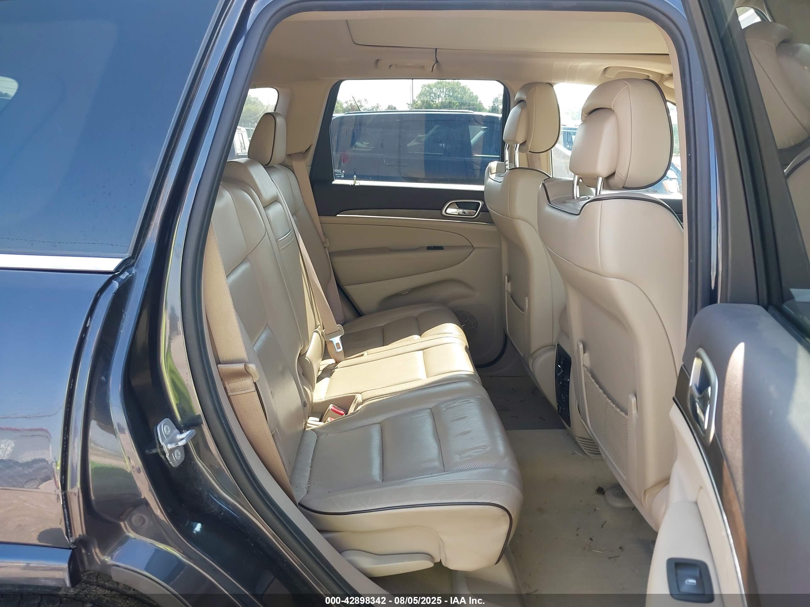 JEEP GRAND image 8