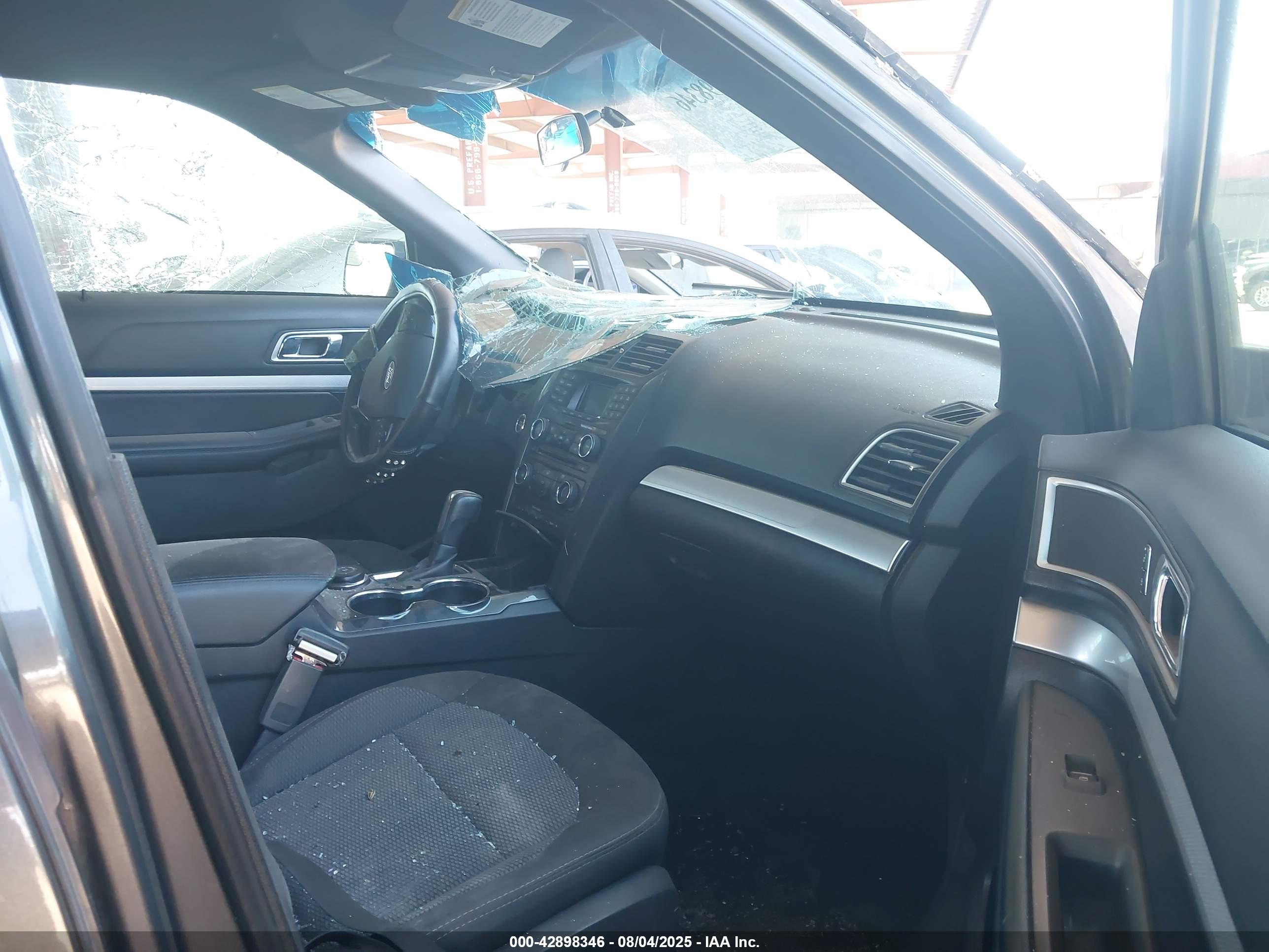 FORD EXPLORER image 5