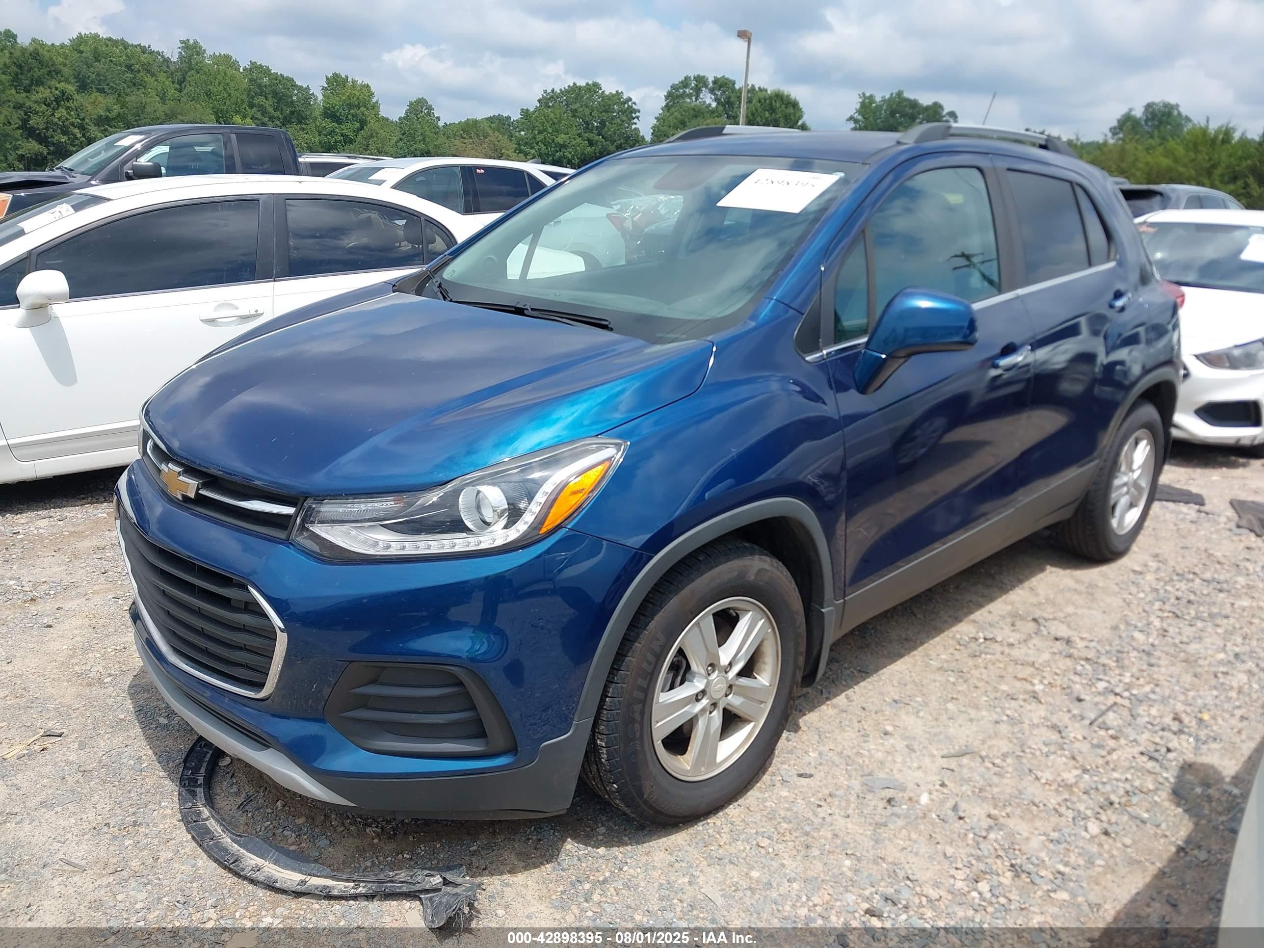CHEVROLET TRAX image 2