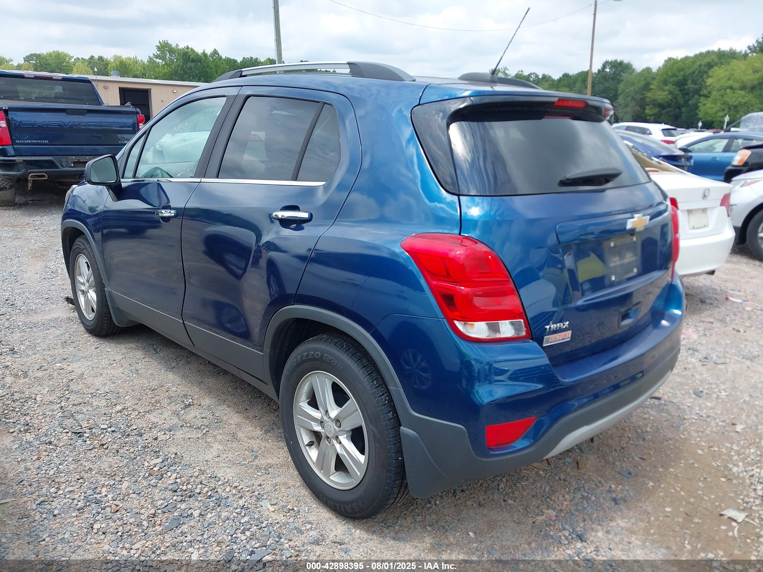 CHEVROLET TRAX image 3