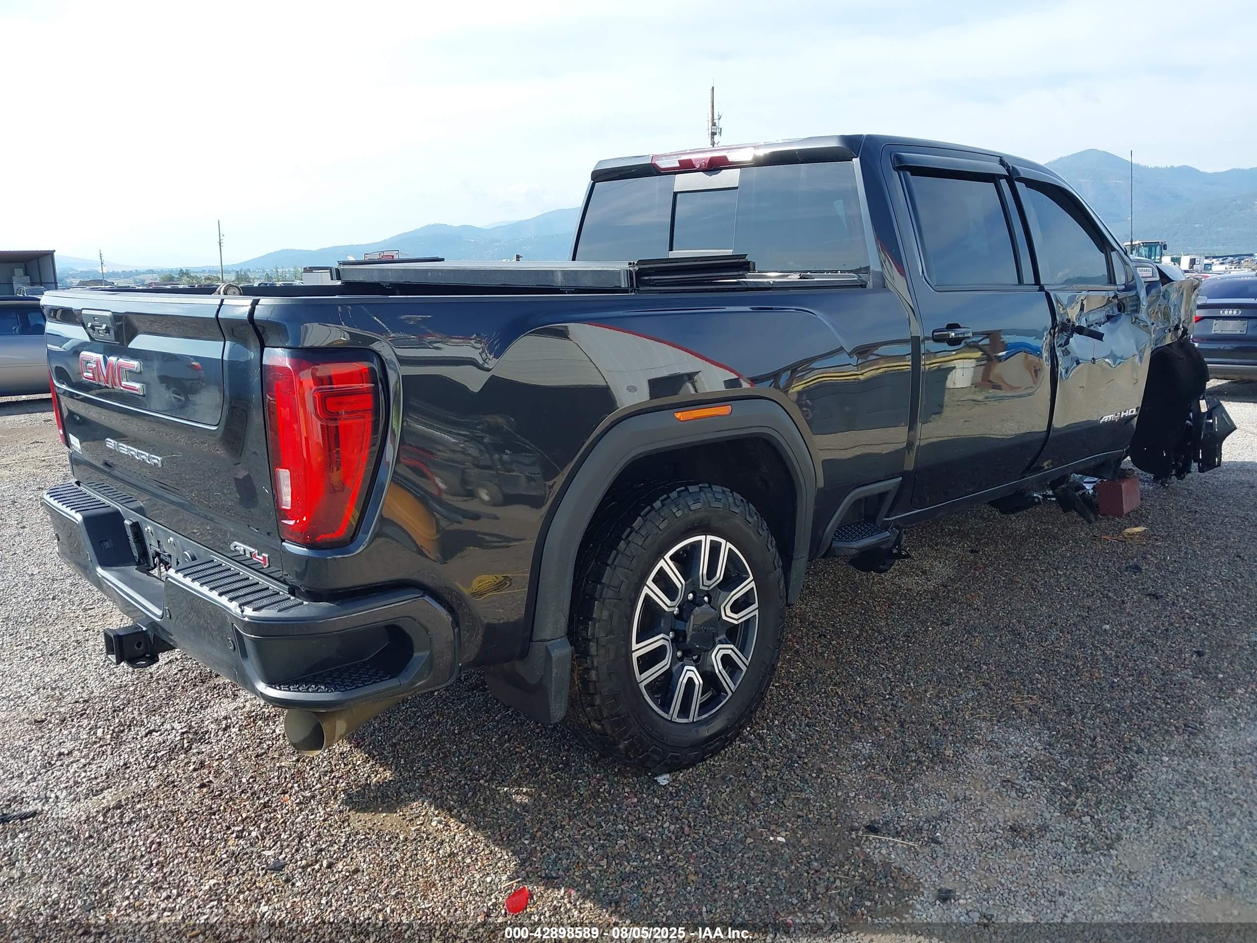 GMC SIERRA image 4