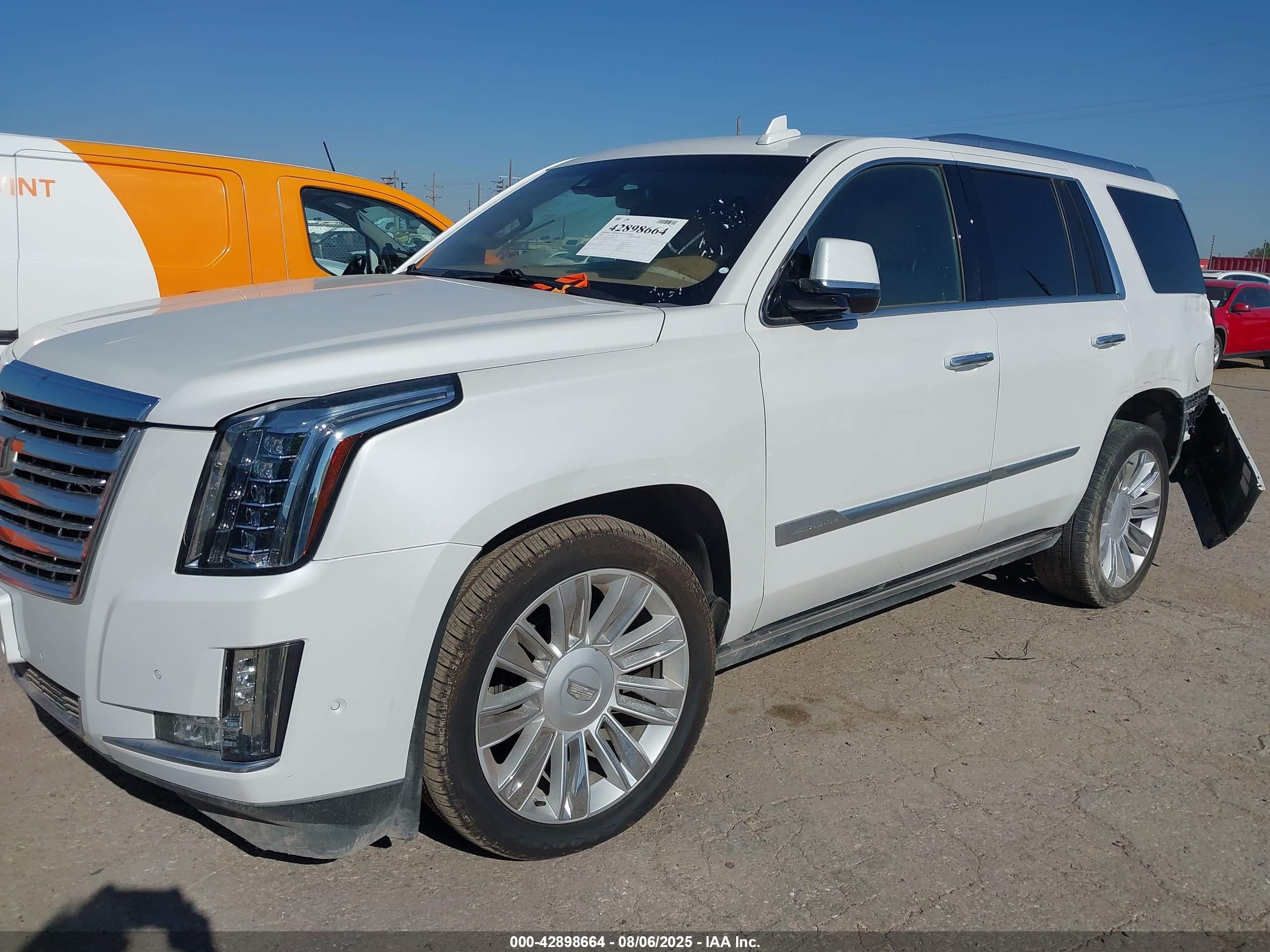 CADILLAC ESCALADE image 2