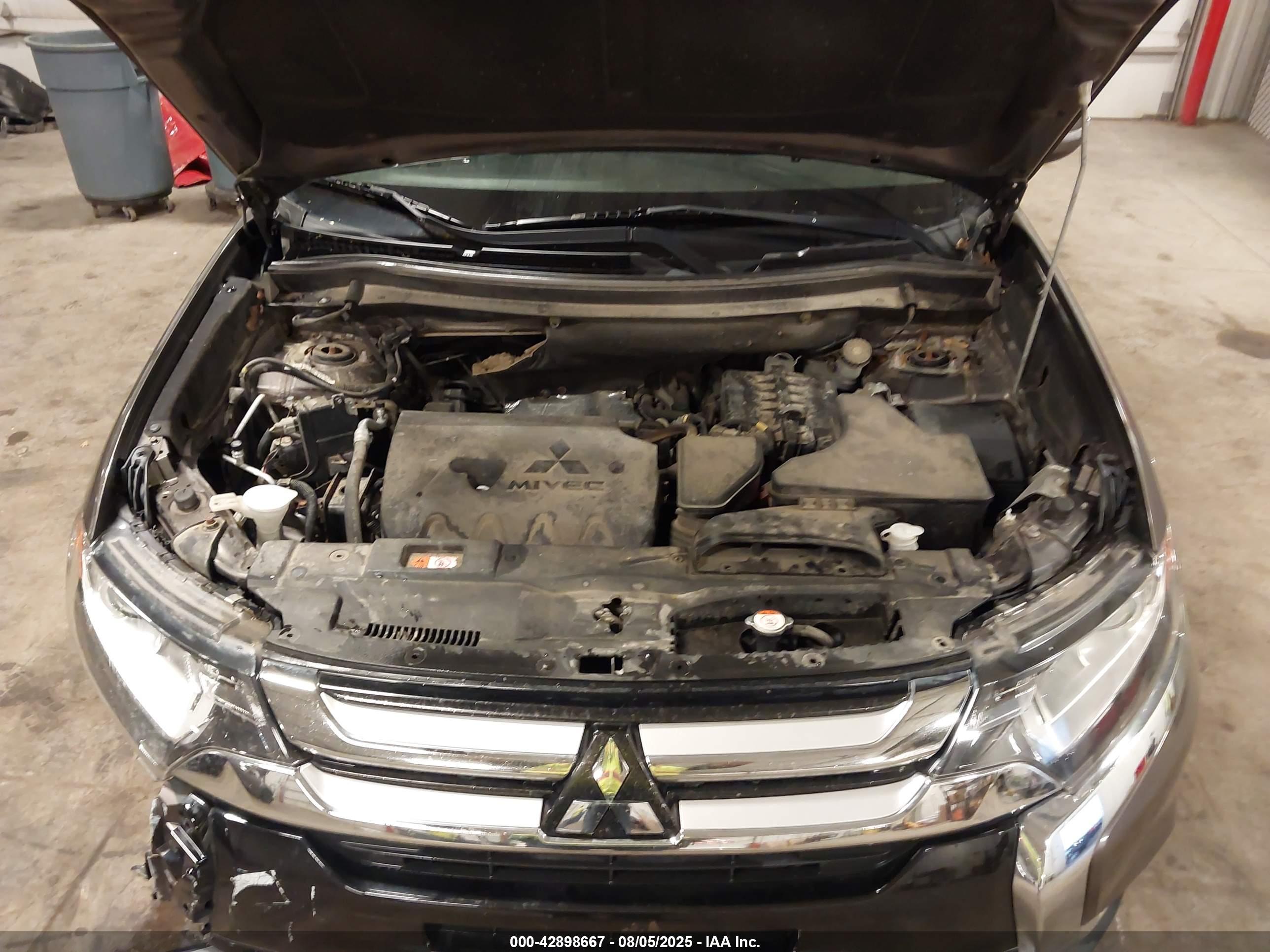 MITSUBISHI OUTLANDER image 10