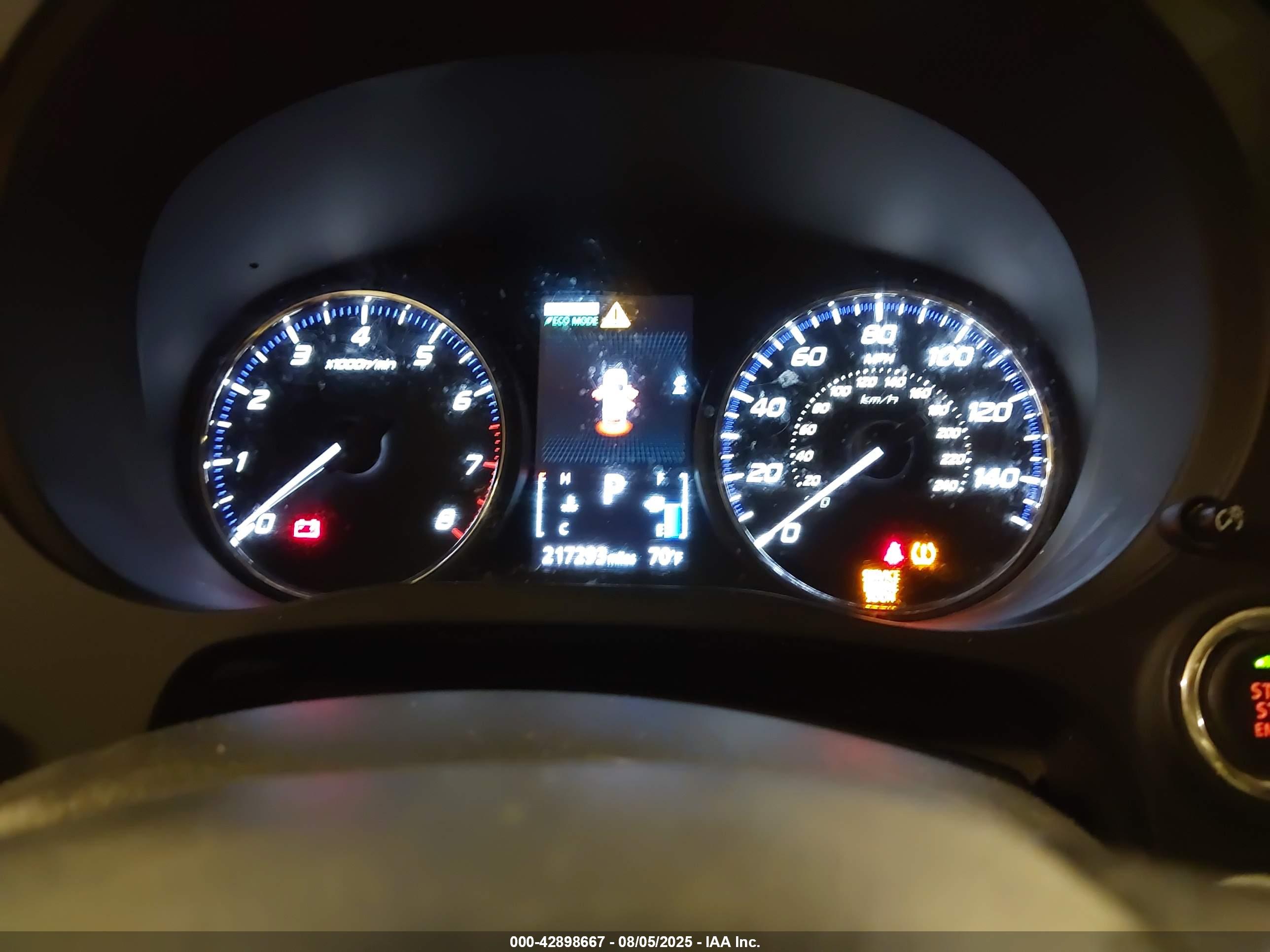 MITSUBISHI OUTLANDER image 7