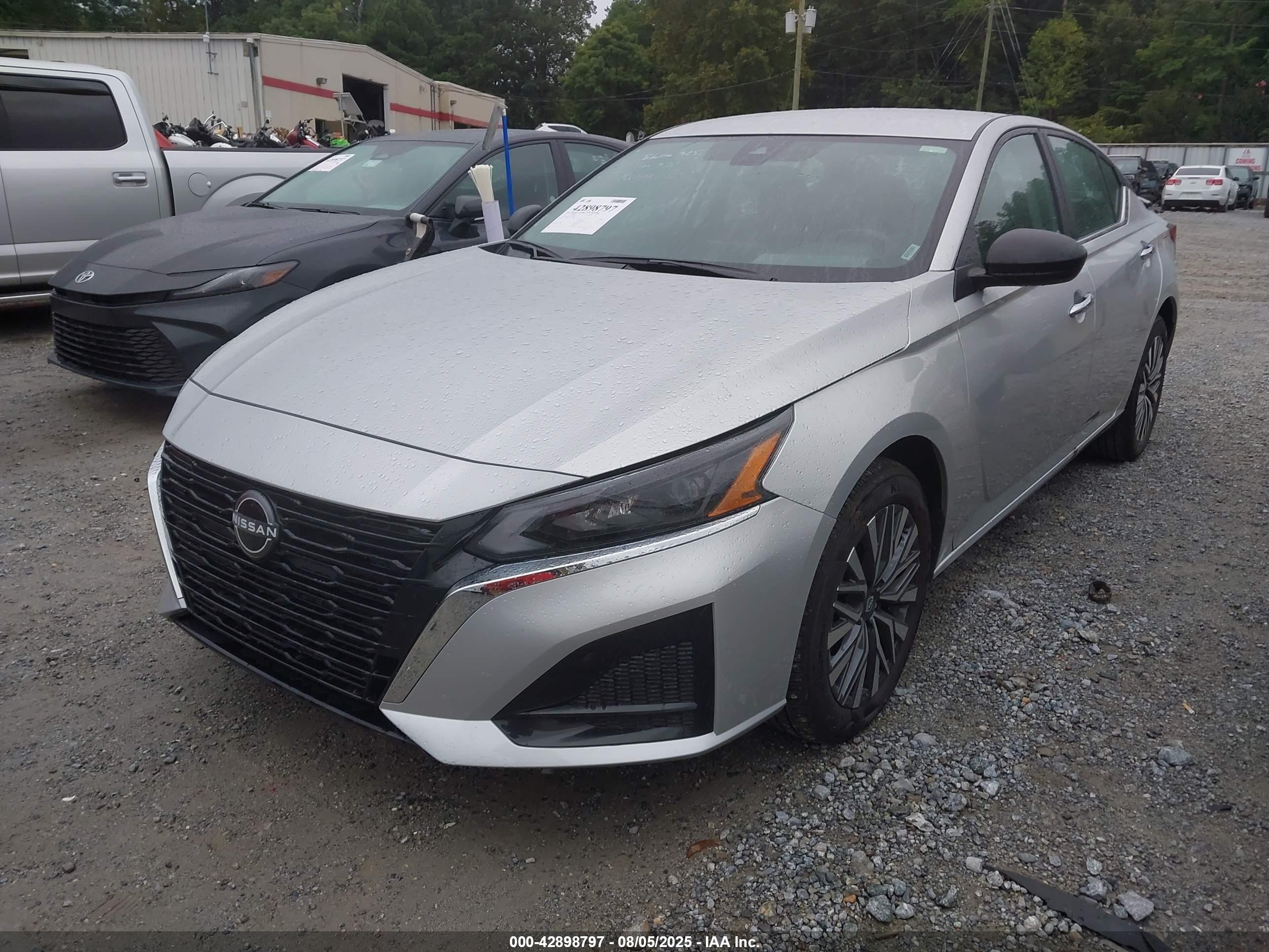 NISSAN ALTIMA image 2