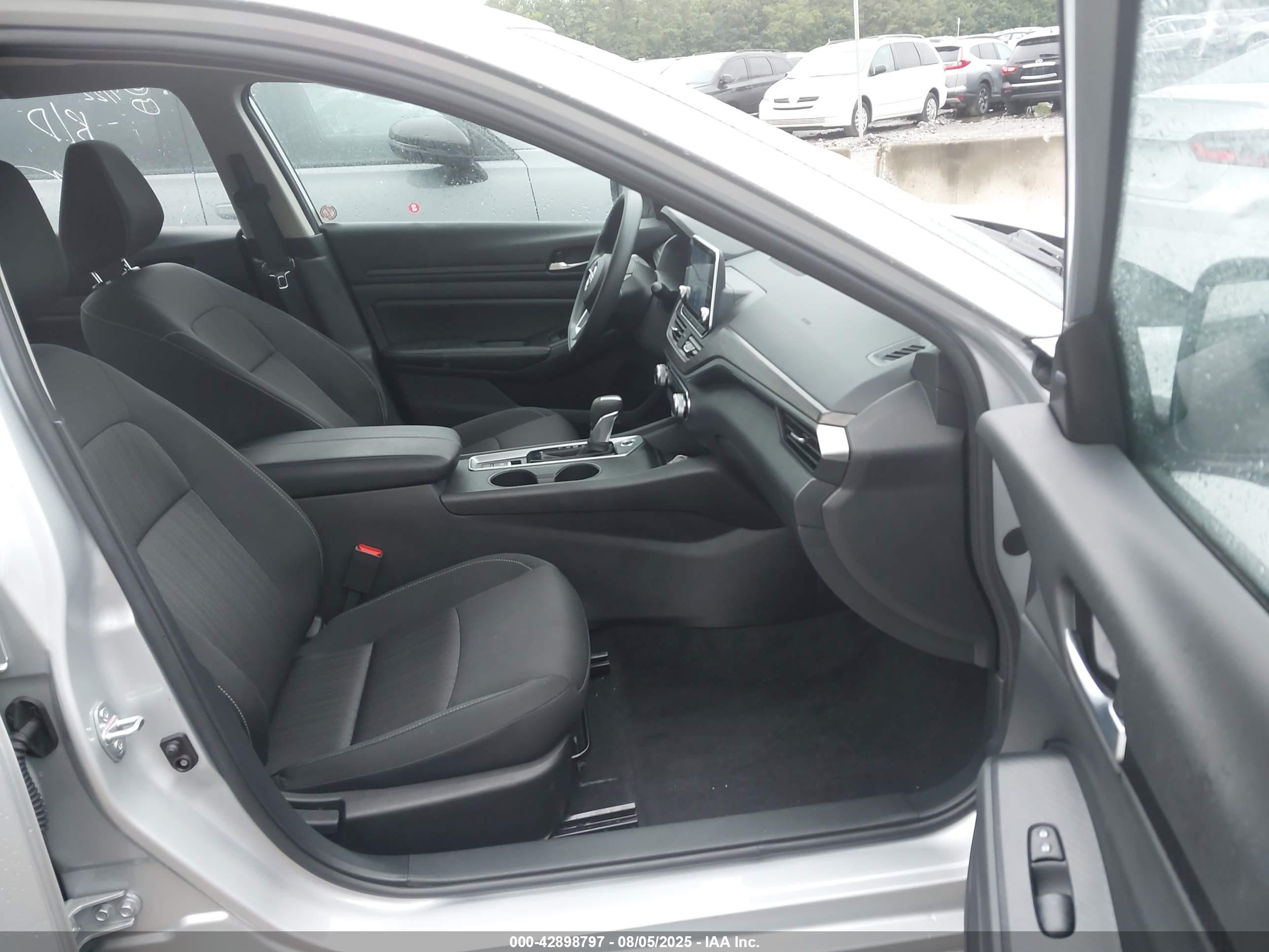NISSAN ALTIMA image 5