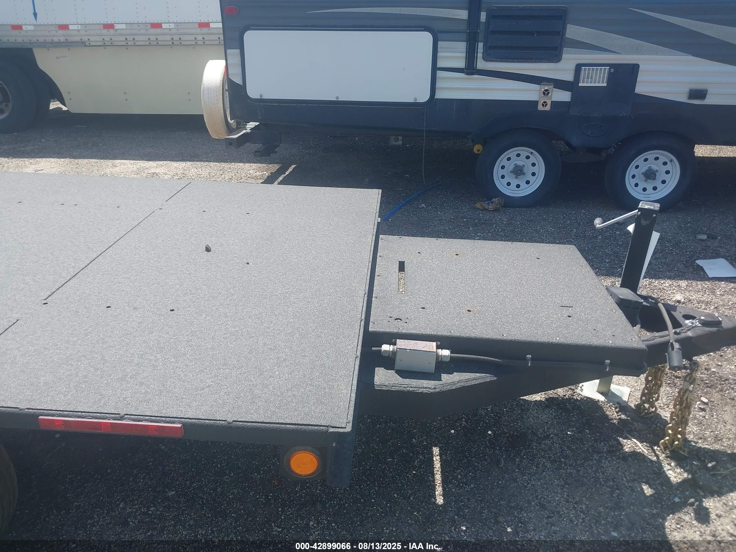 TRAILER LOAD image 5