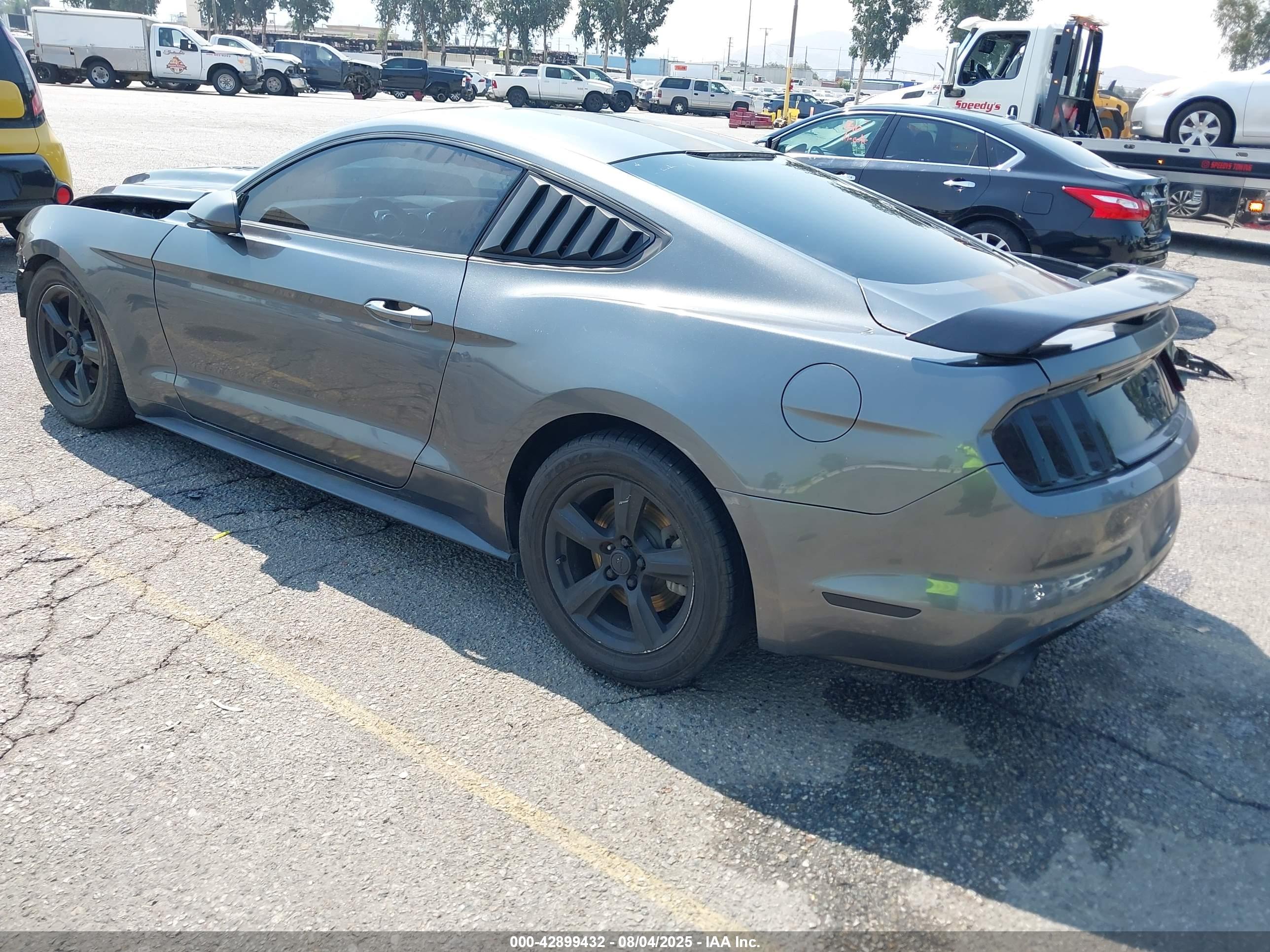 FORD MUSTANG image 3
