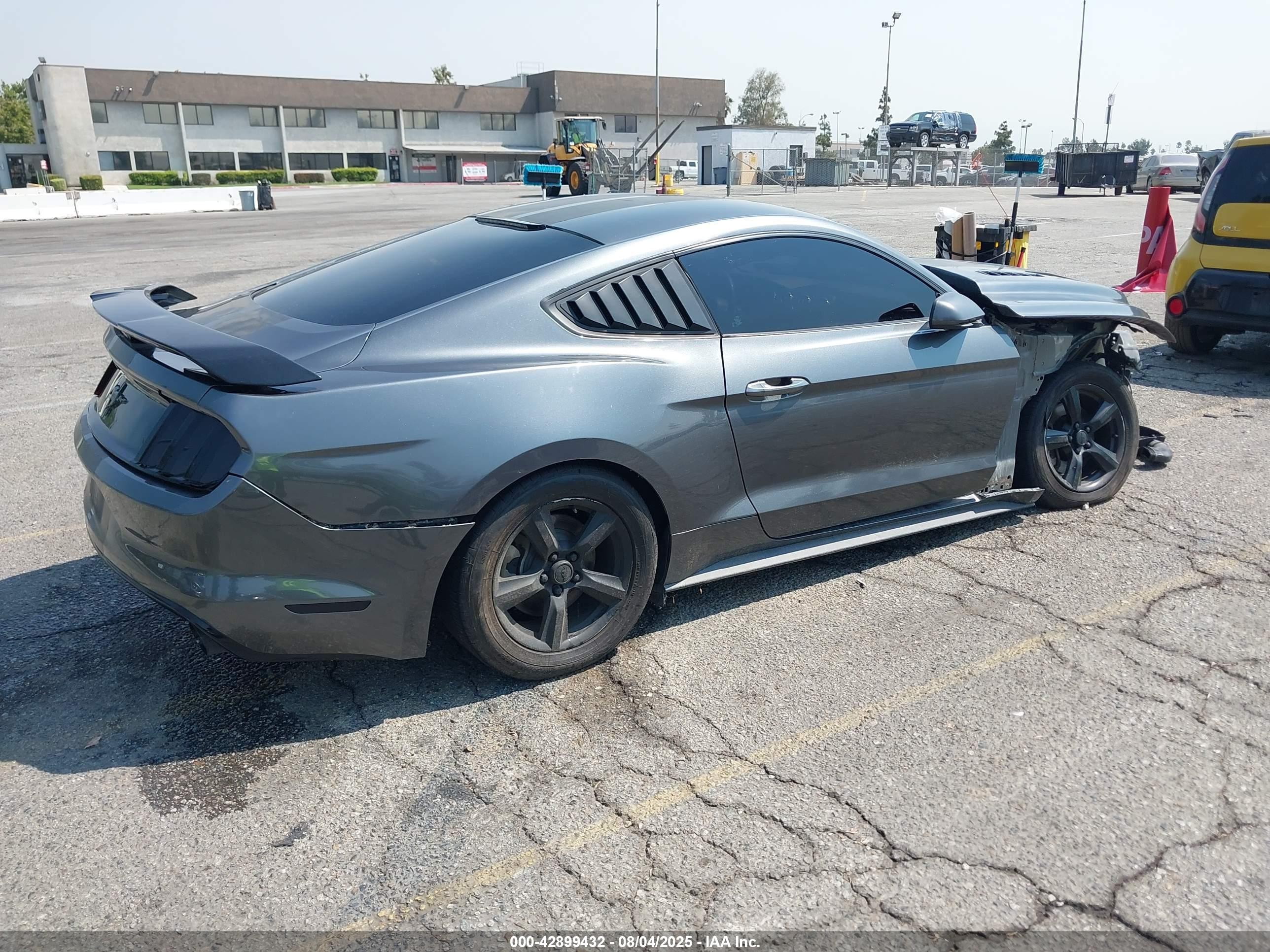 FORD MUSTANG image 4