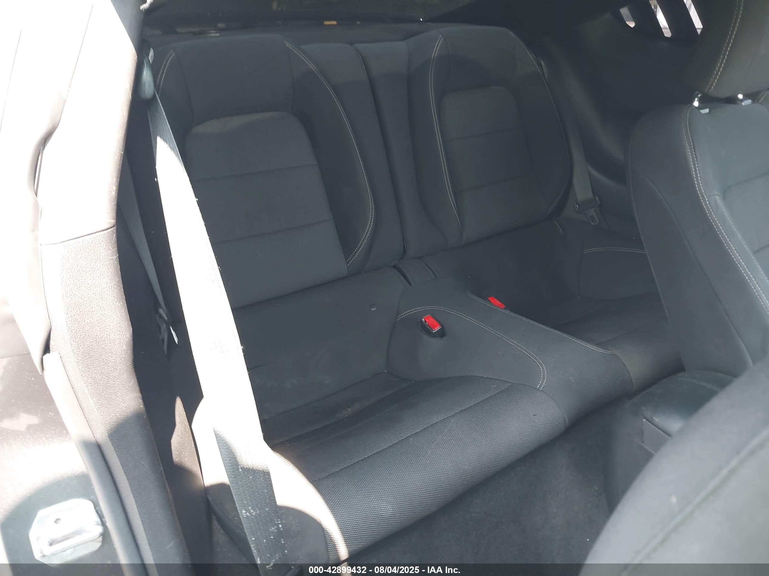 FORD MUSTANG image 8
