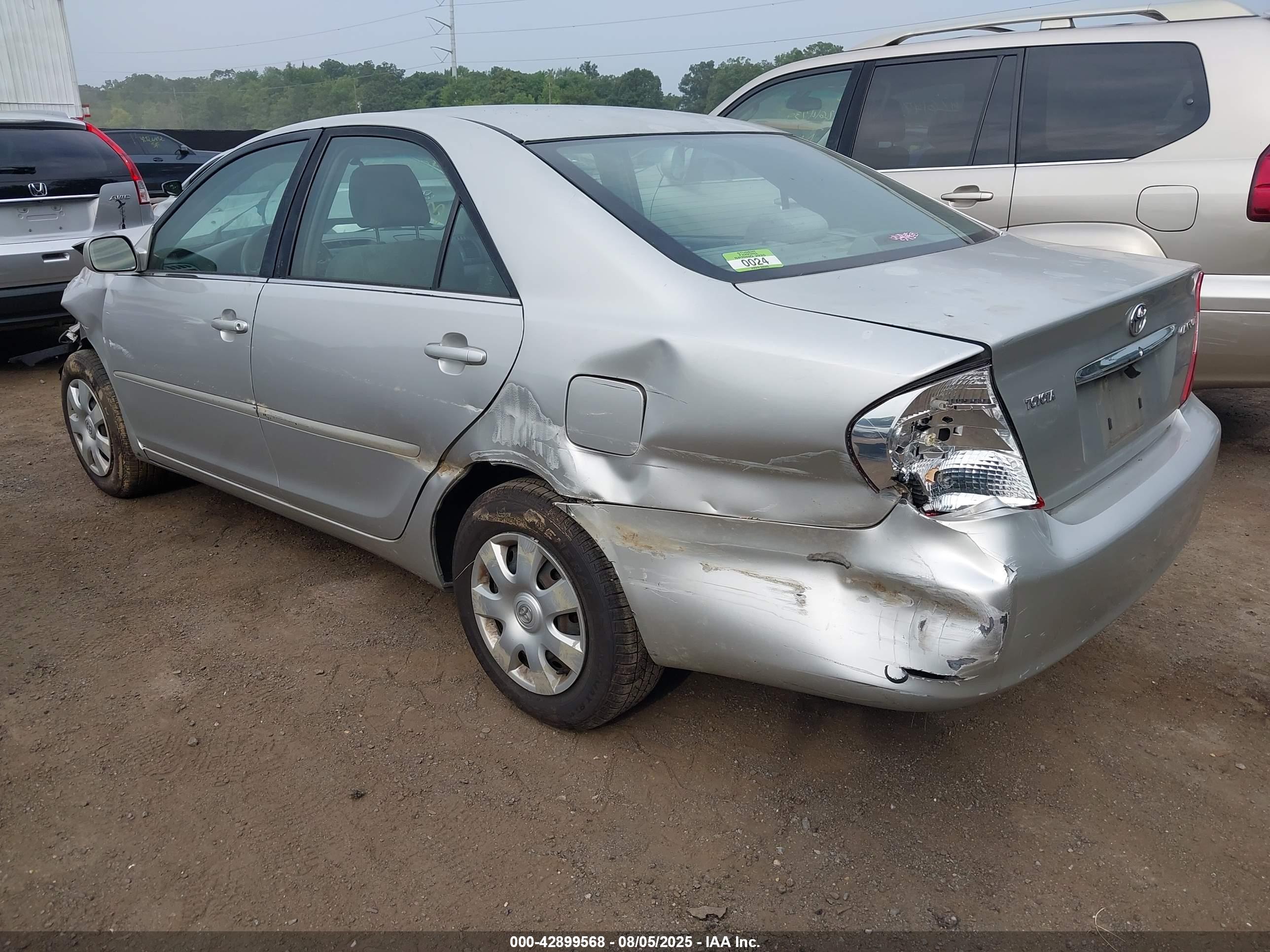 TOYOTA CAMRY image 3