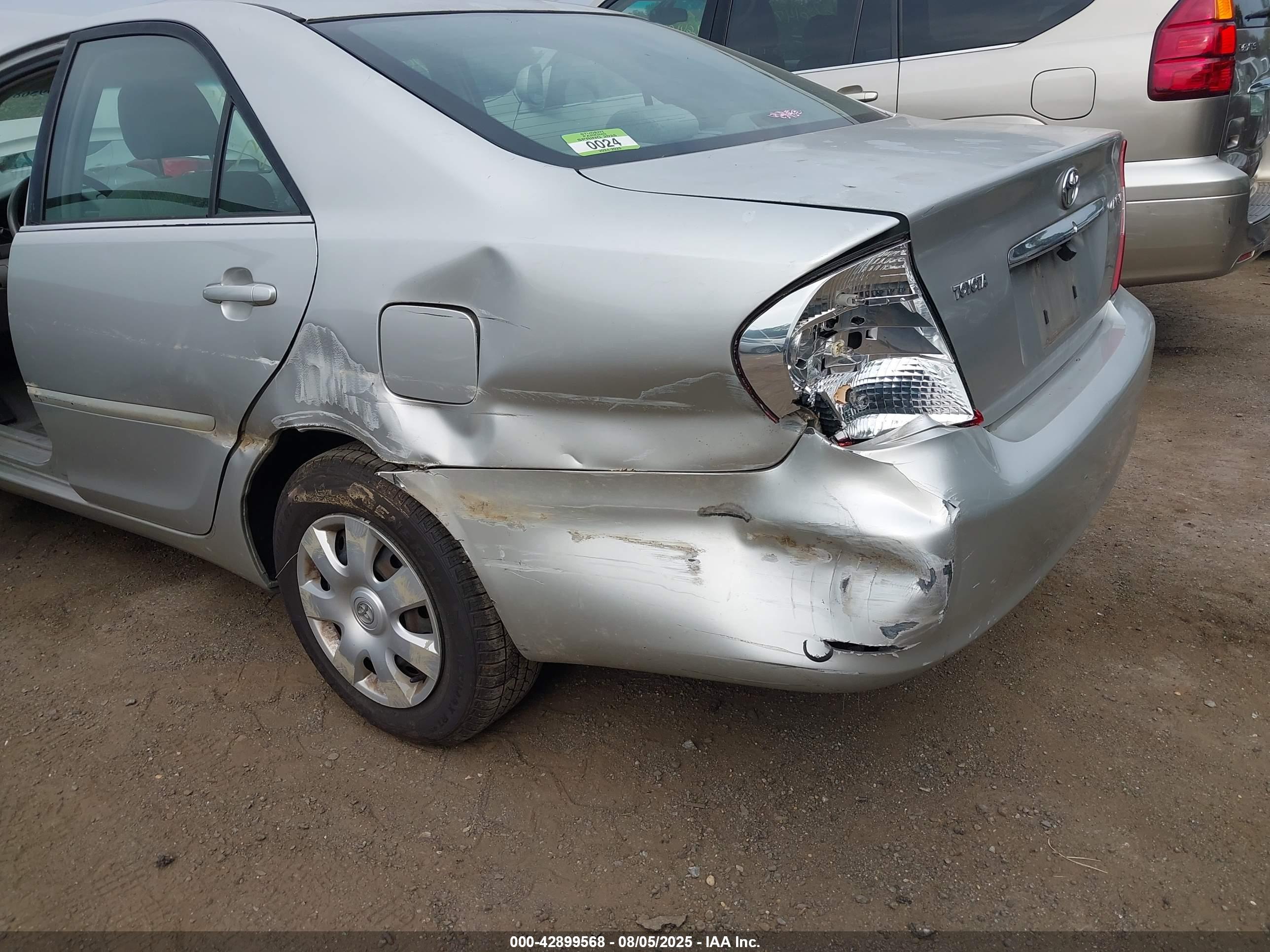 TOYOTA CAMRY image 6