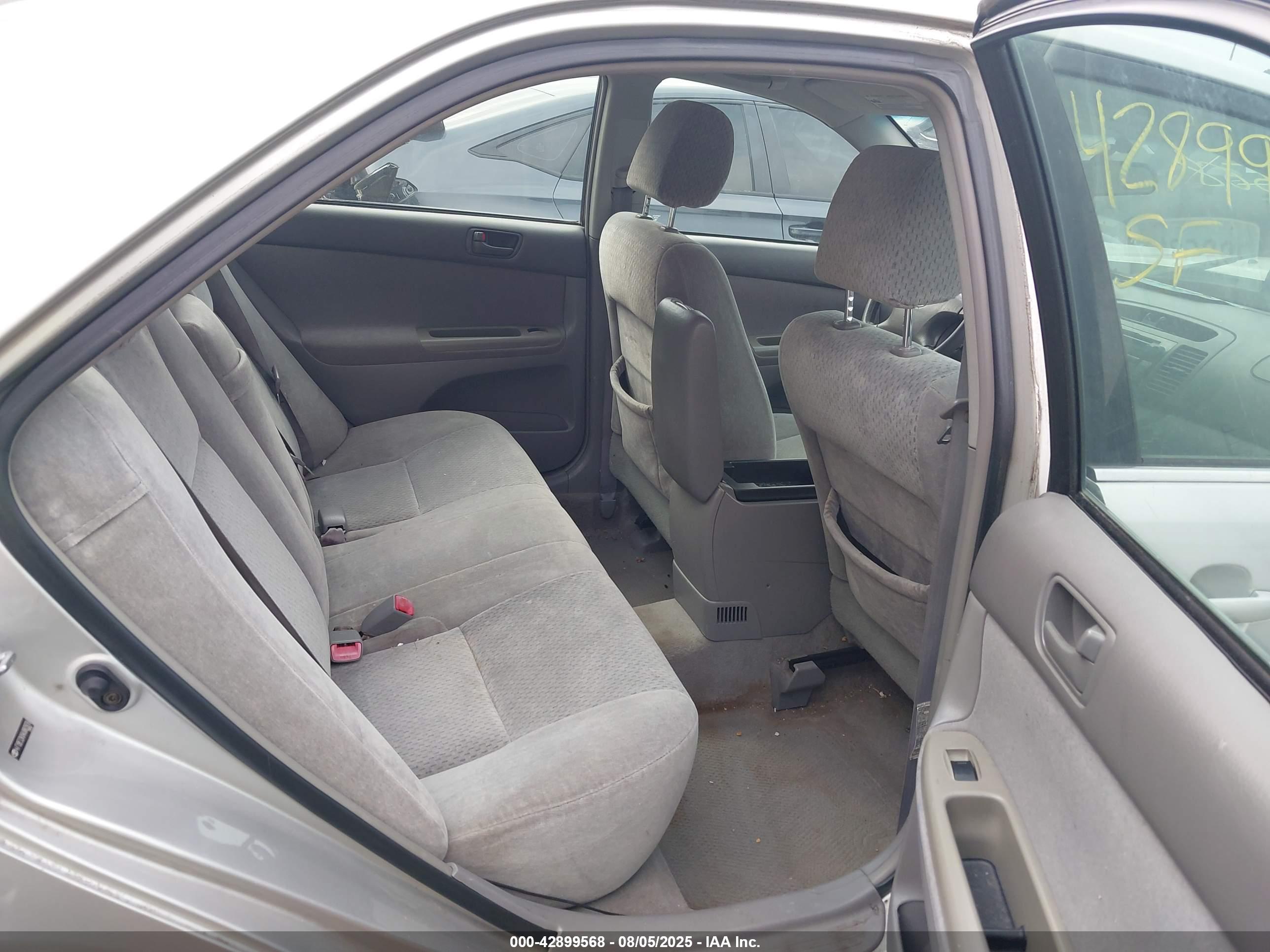 TOYOTA CAMRY image 8