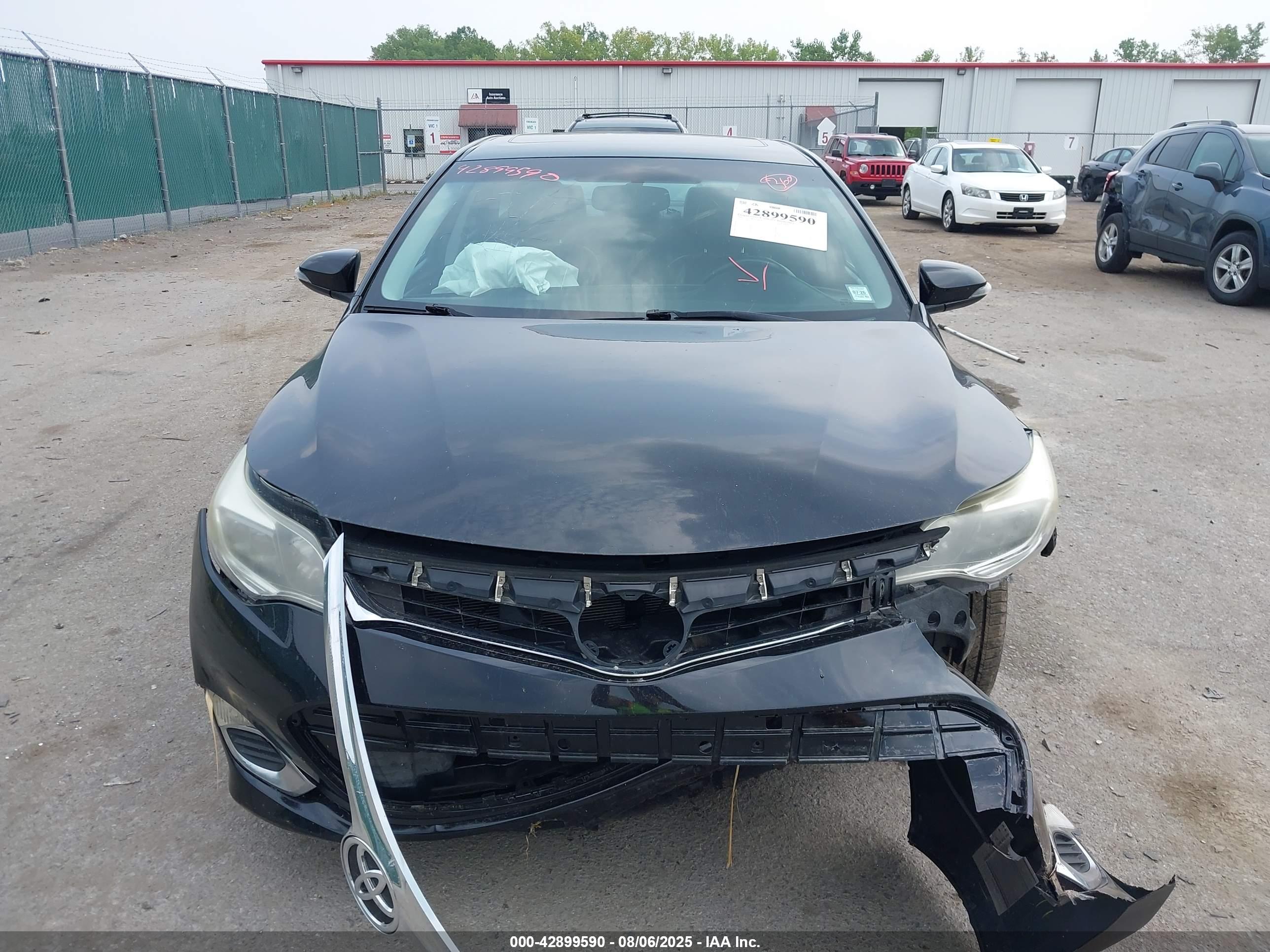 TOYOTA AVALON image 6