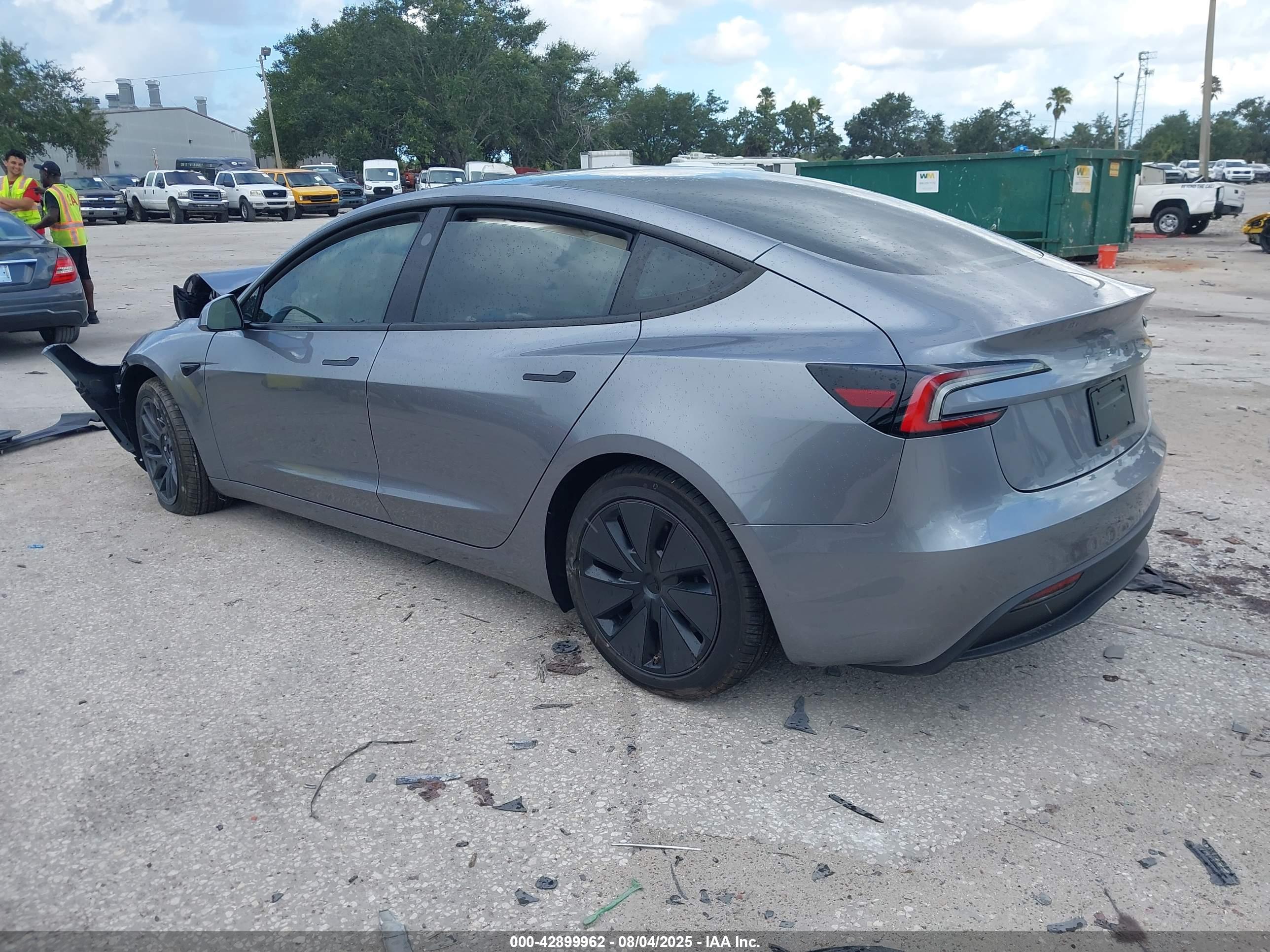 TESLA MODEL image 3