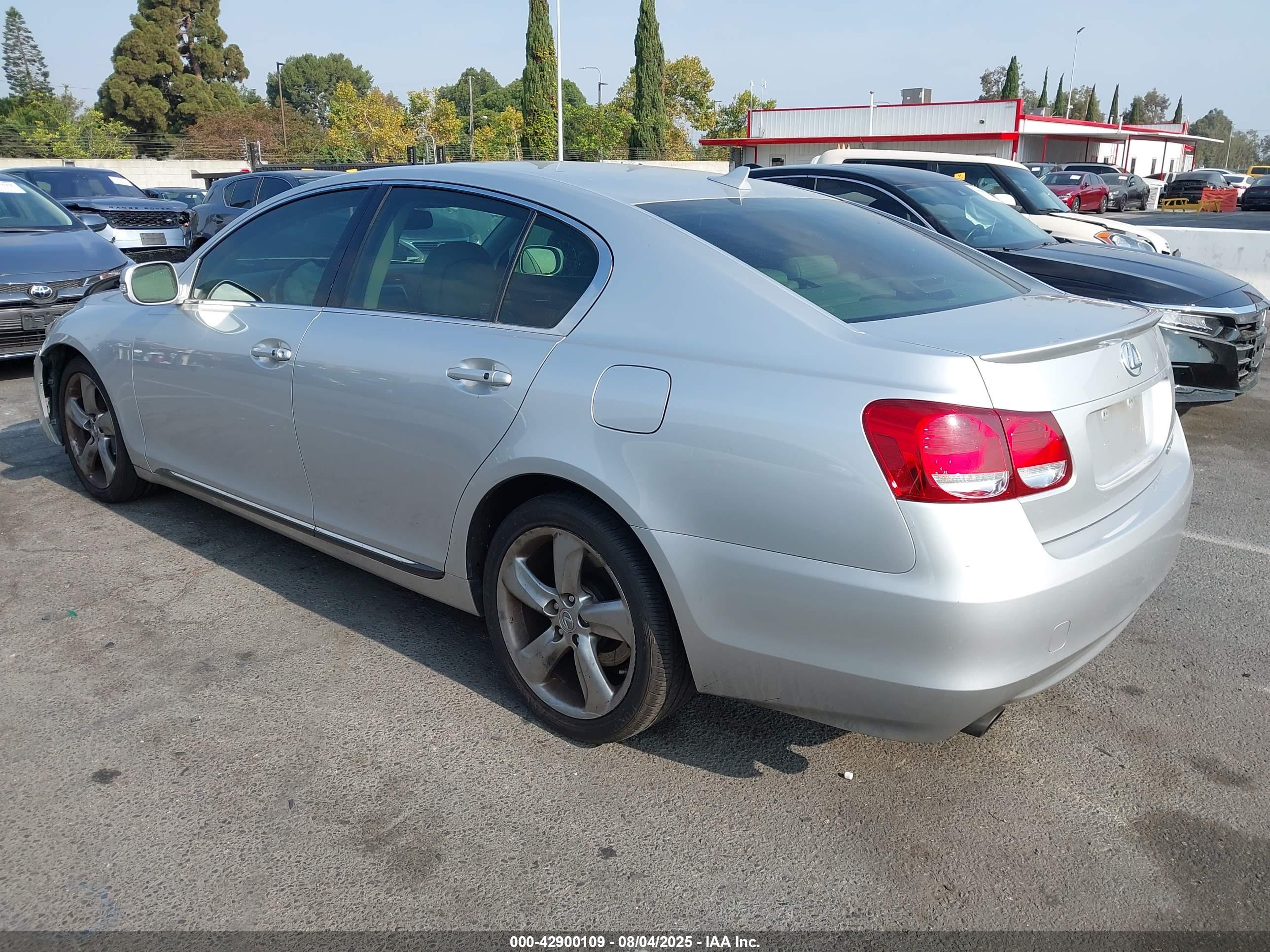 LEXUS GS image 3