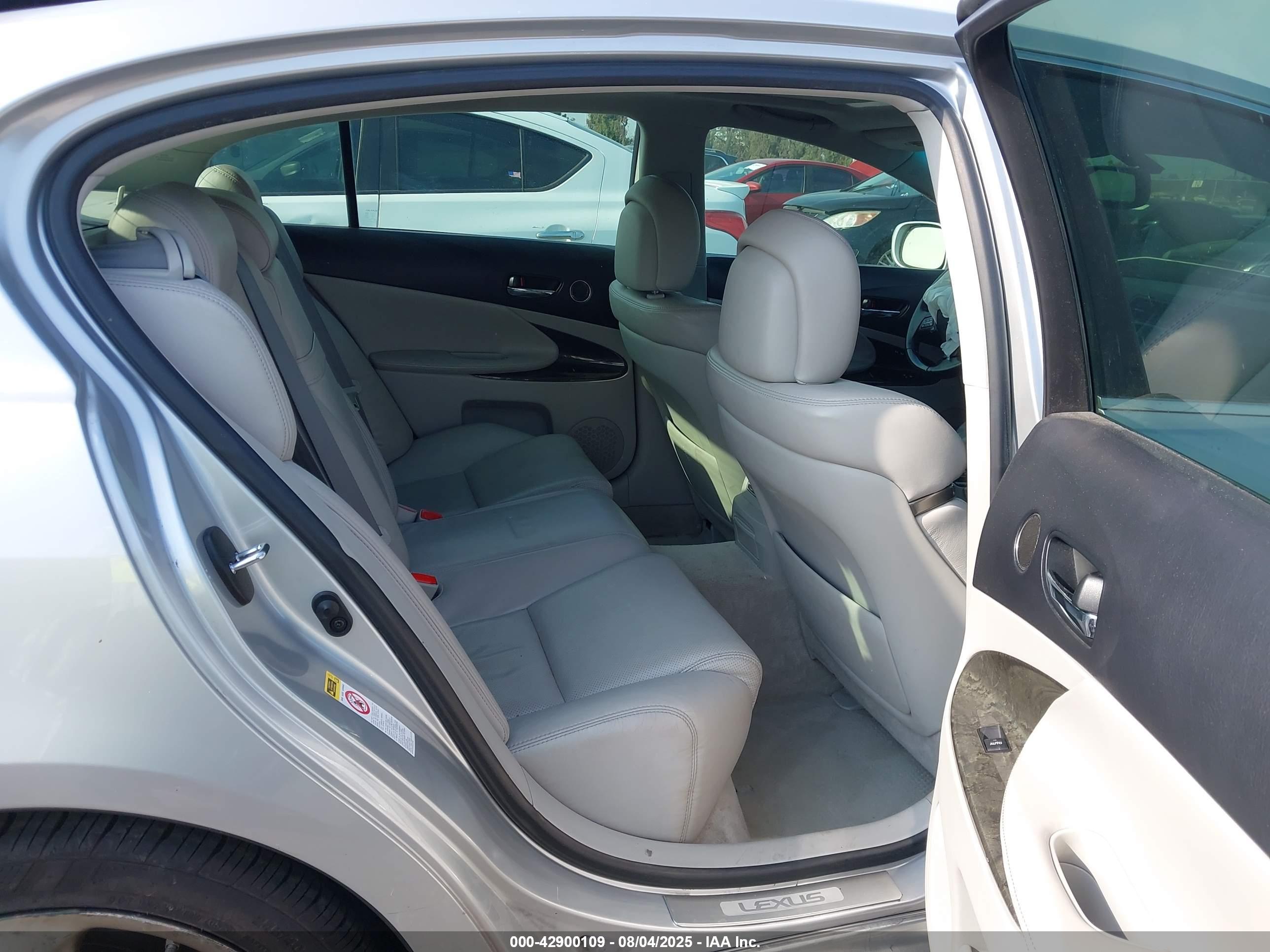 LEXUS GS image 8