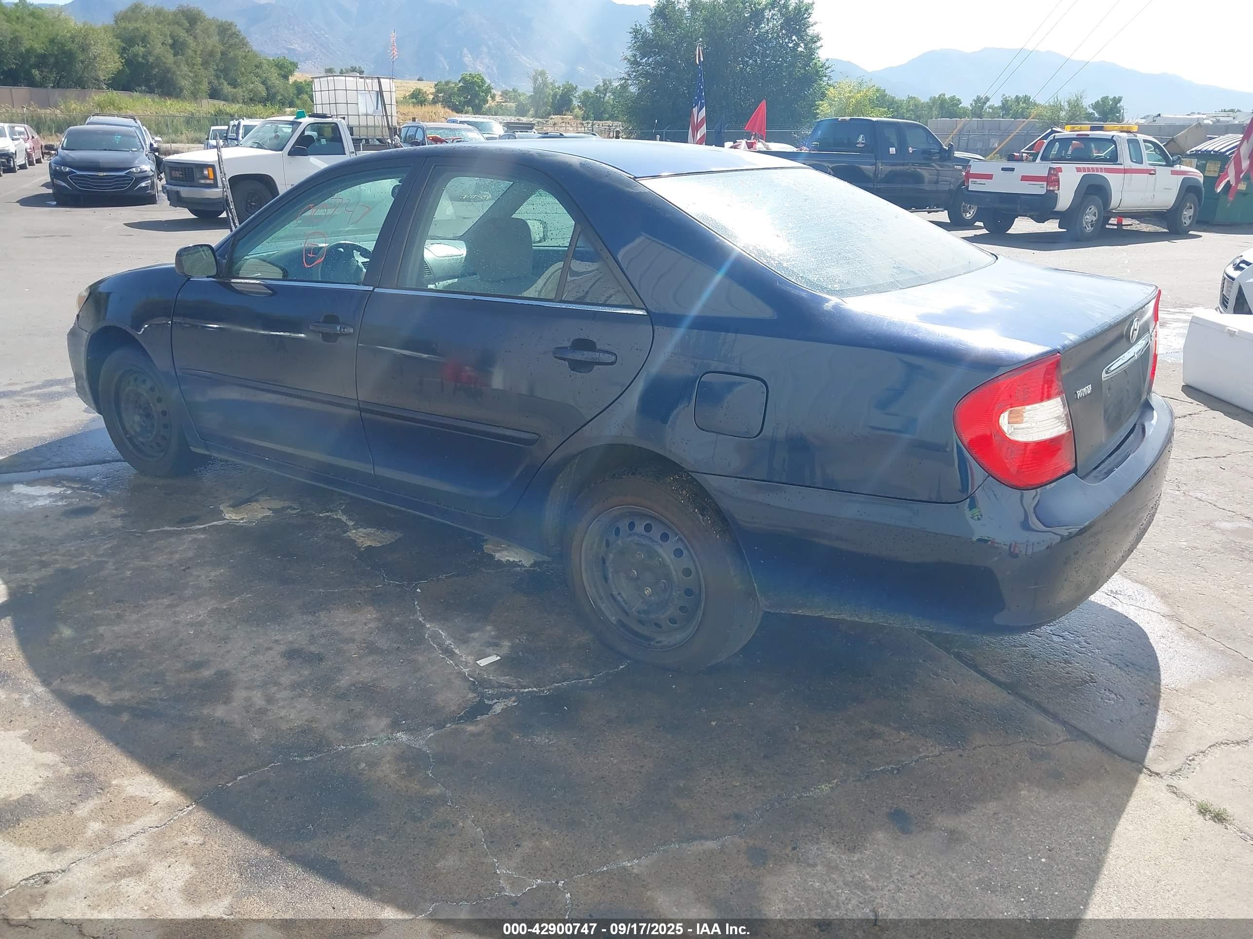 TOYOTA CAMRY image 3