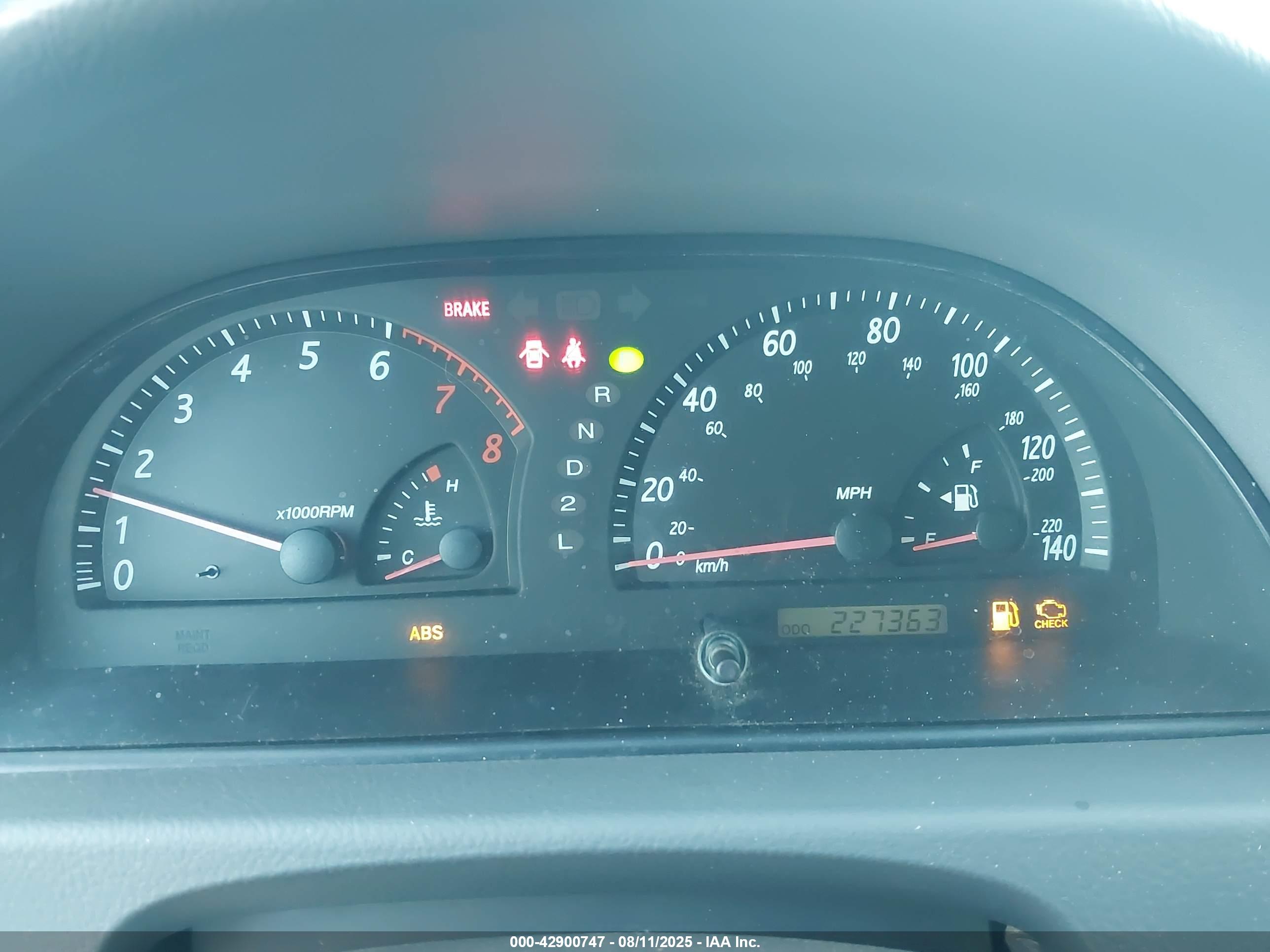 TOYOTA CAMRY image 7
