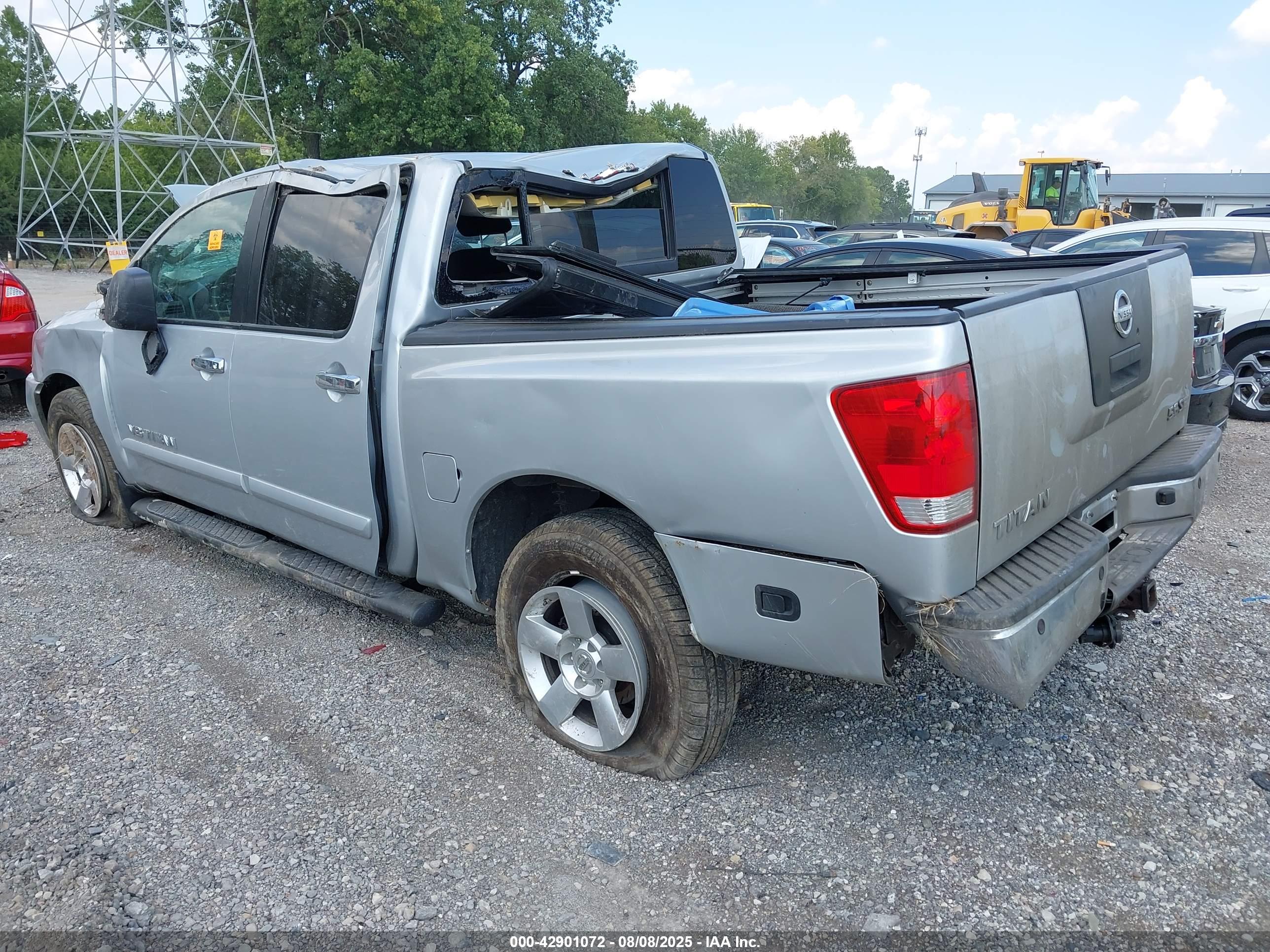 NISSAN TITAN image 3