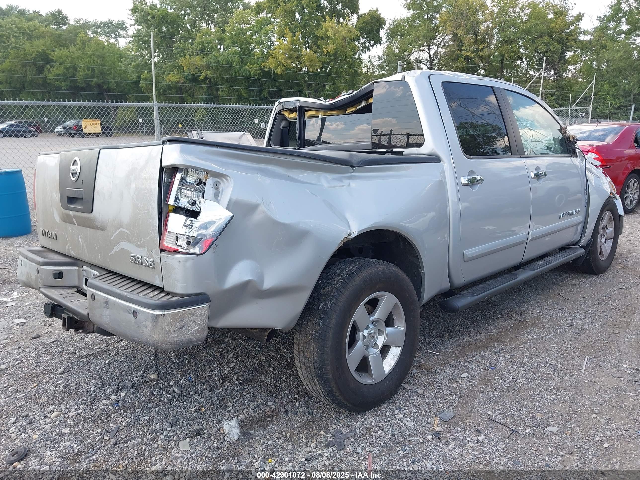 NISSAN TITAN image 4